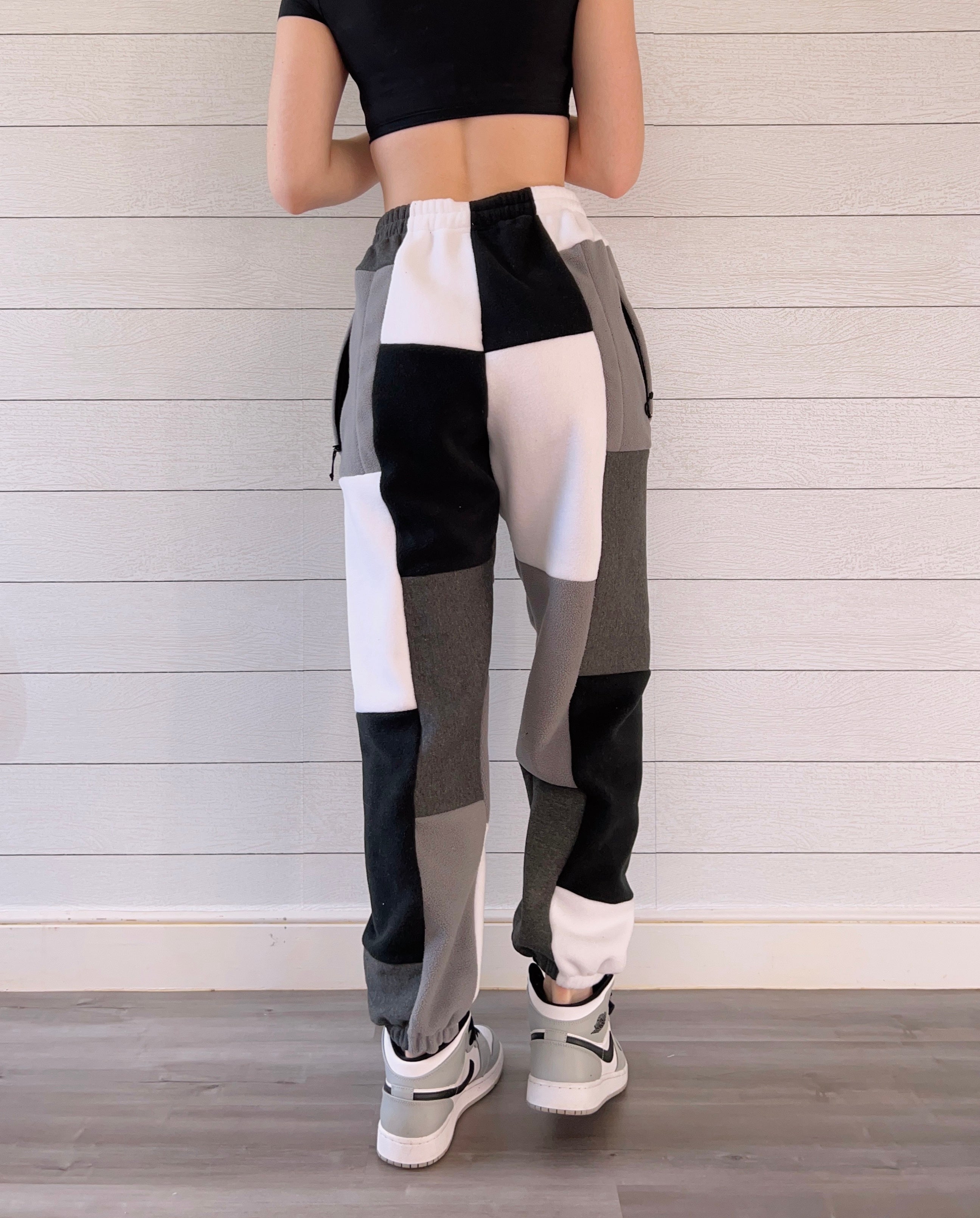 (S/M) Diamond 1/1 Joggers +zipper pockets