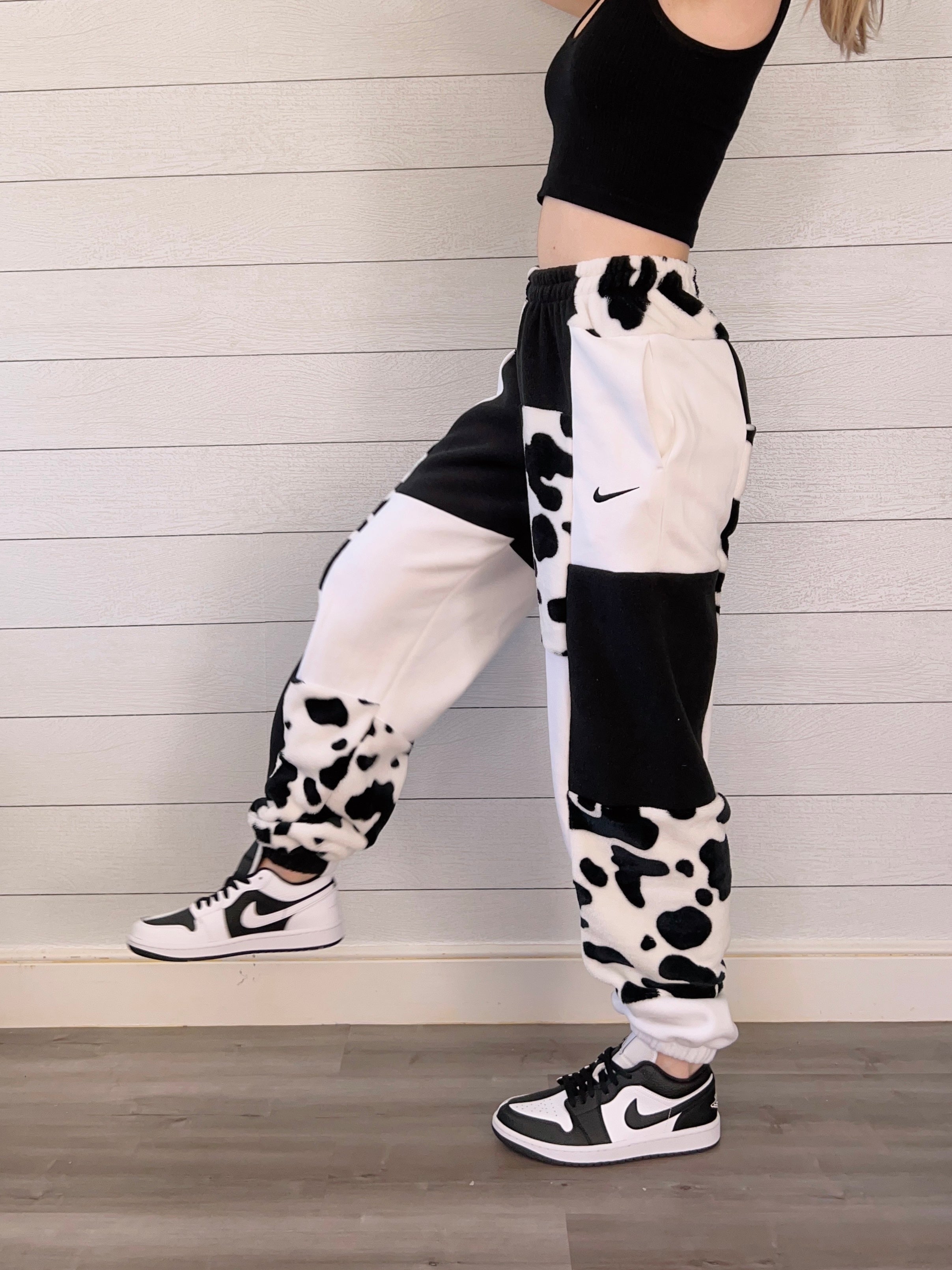 (M/L) Diamond Cow 1/1 Joggers +pockets