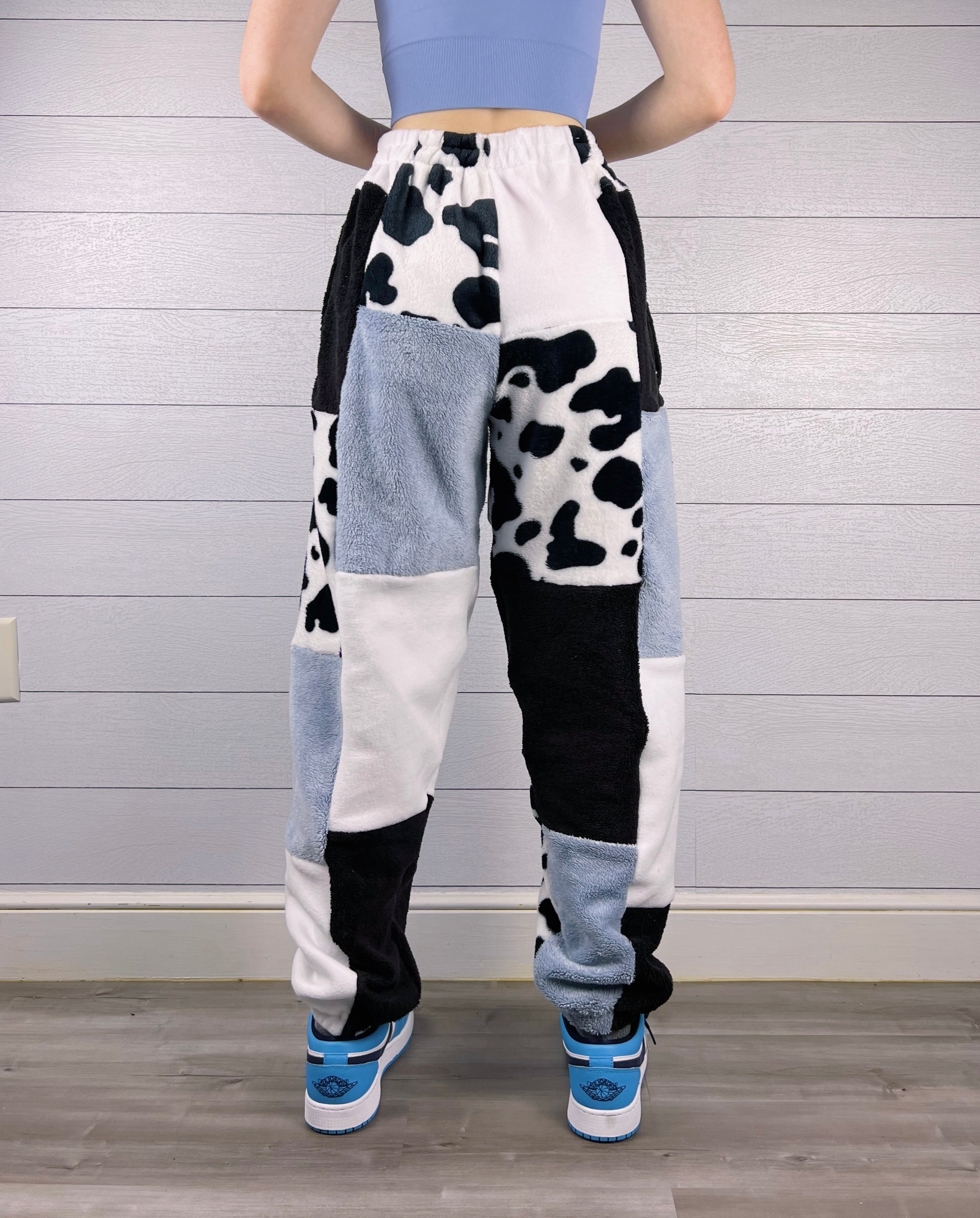 (M/L) Baby Blue Cow 1/1 Joggers
