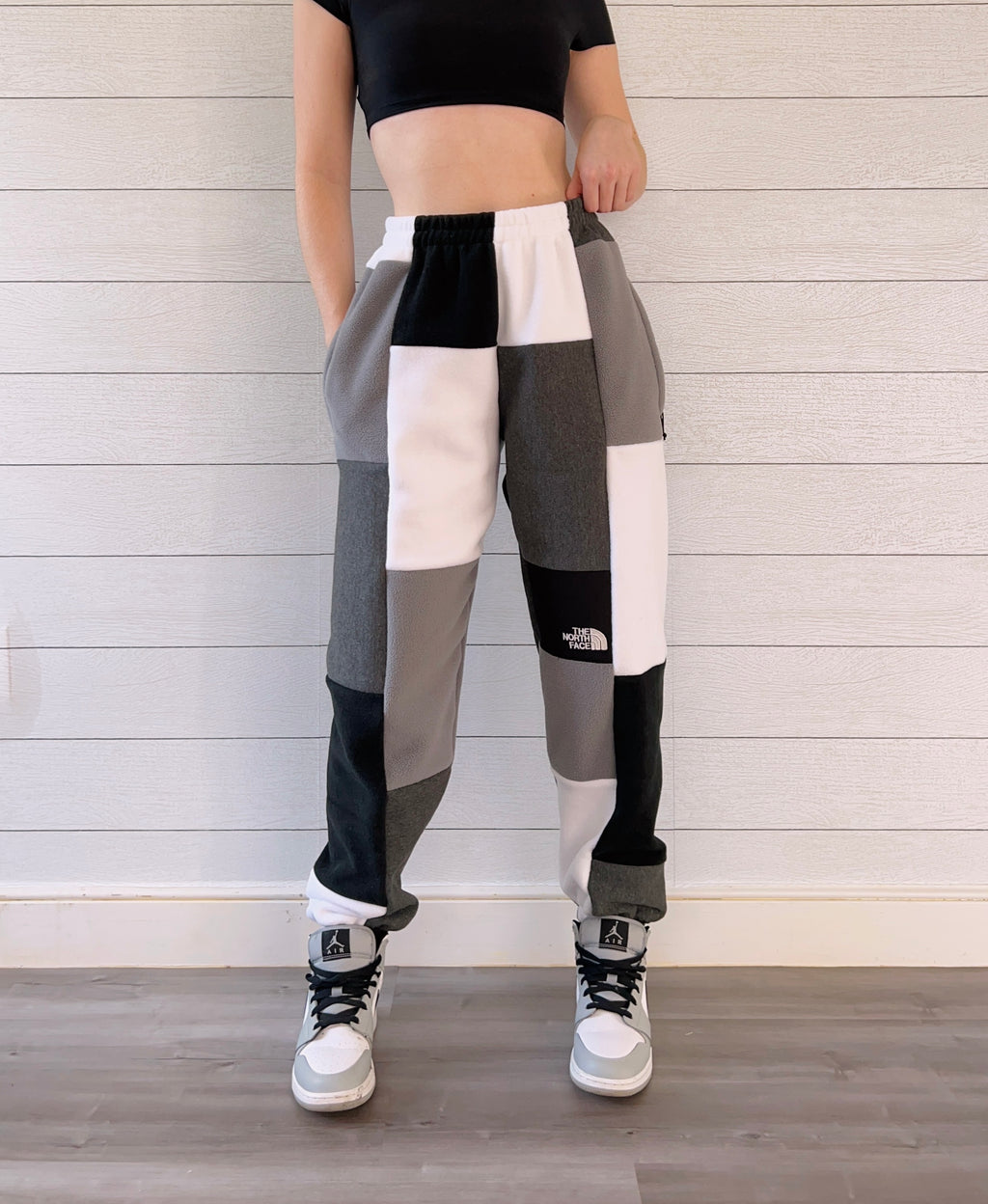 (S/M) Diamond 1/1 Joggers +zipper pockets