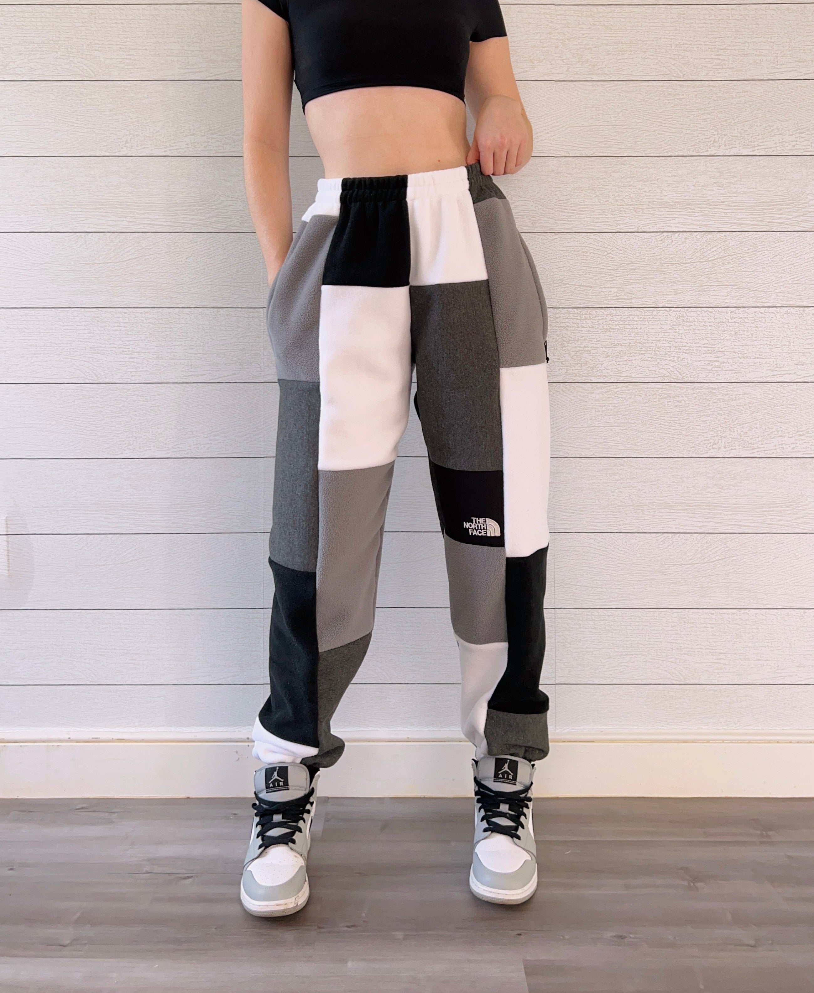 (S/M) Diamond 1/1 Joggers +zipper pockets