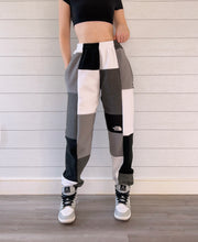 Load image into Gallery viewer, (S/M) Diamond 1/1 Joggers +zipper pockets
