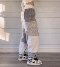 Load image into Gallery viewer, (S/M) Snow Leopard 1/1 Joggers +zipper pockets
