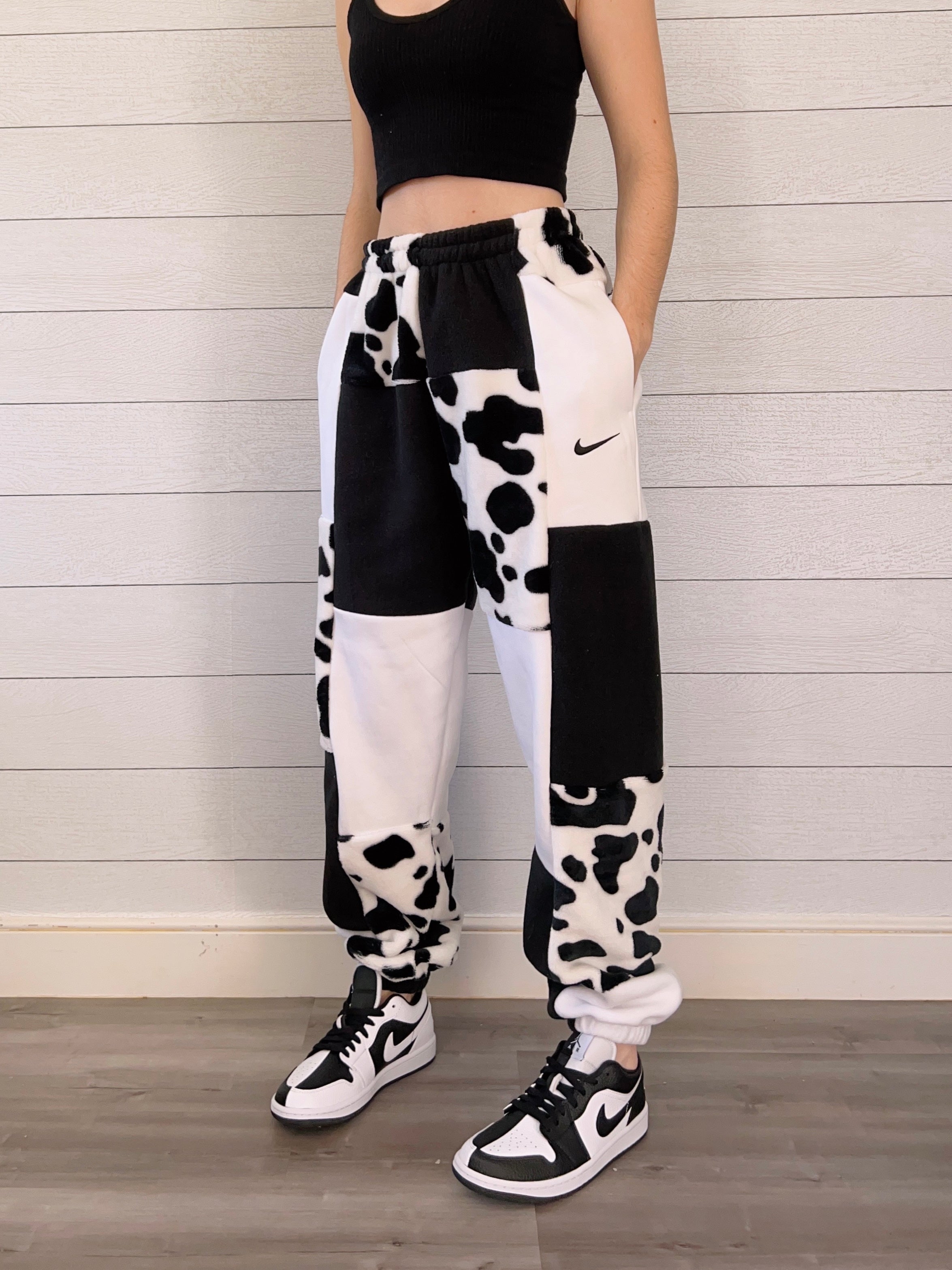 (M/L) Diamond Cow 1/1 Joggers +pockets