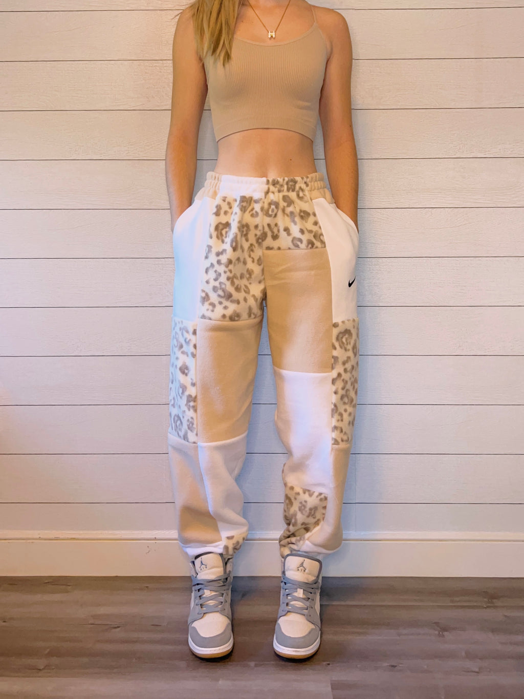 (S/M) Neutral Leopard 1/1 Joggers +pockets