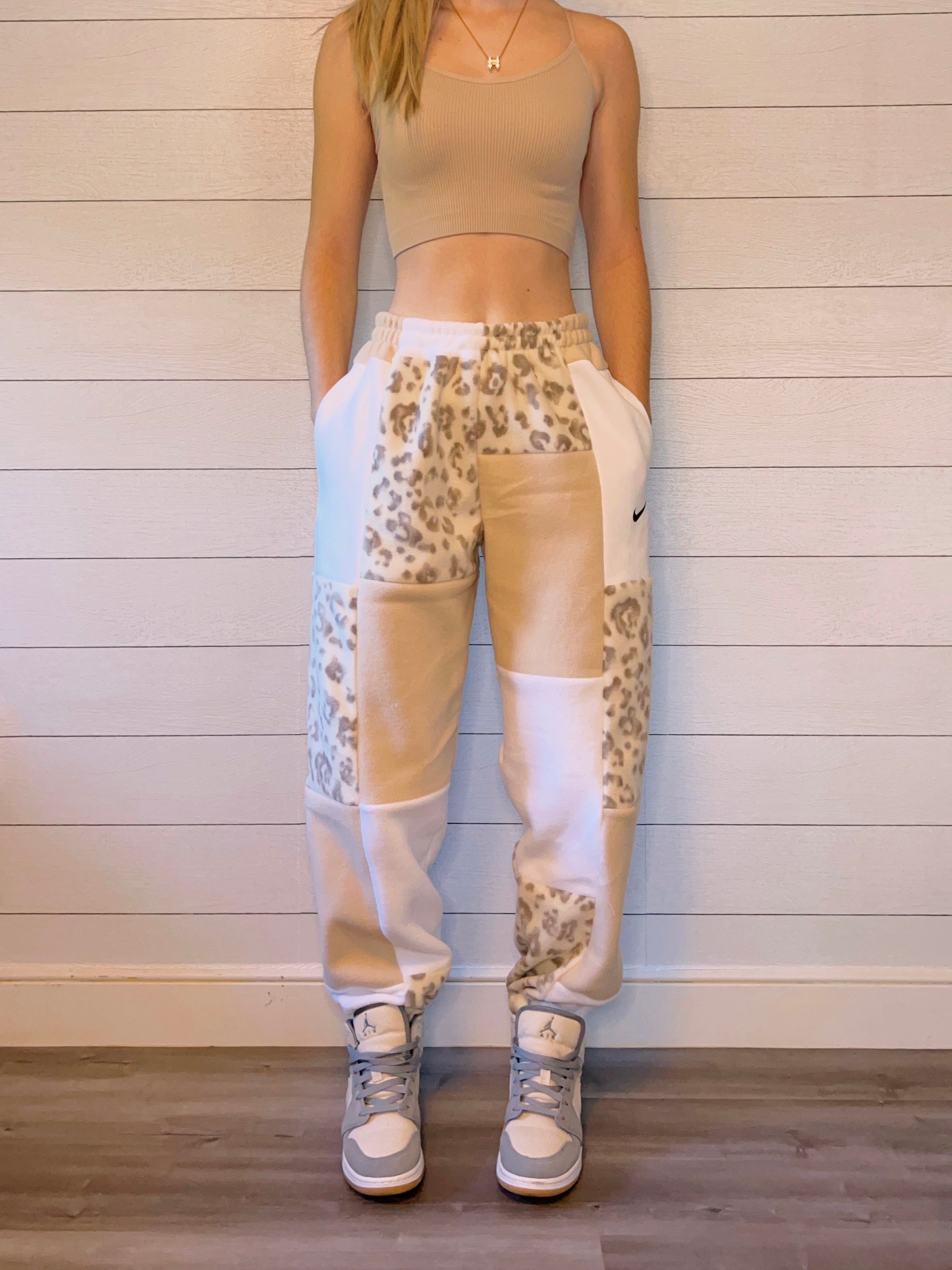(S/M) Neutral Leopard 1/1 Joggers +pockets