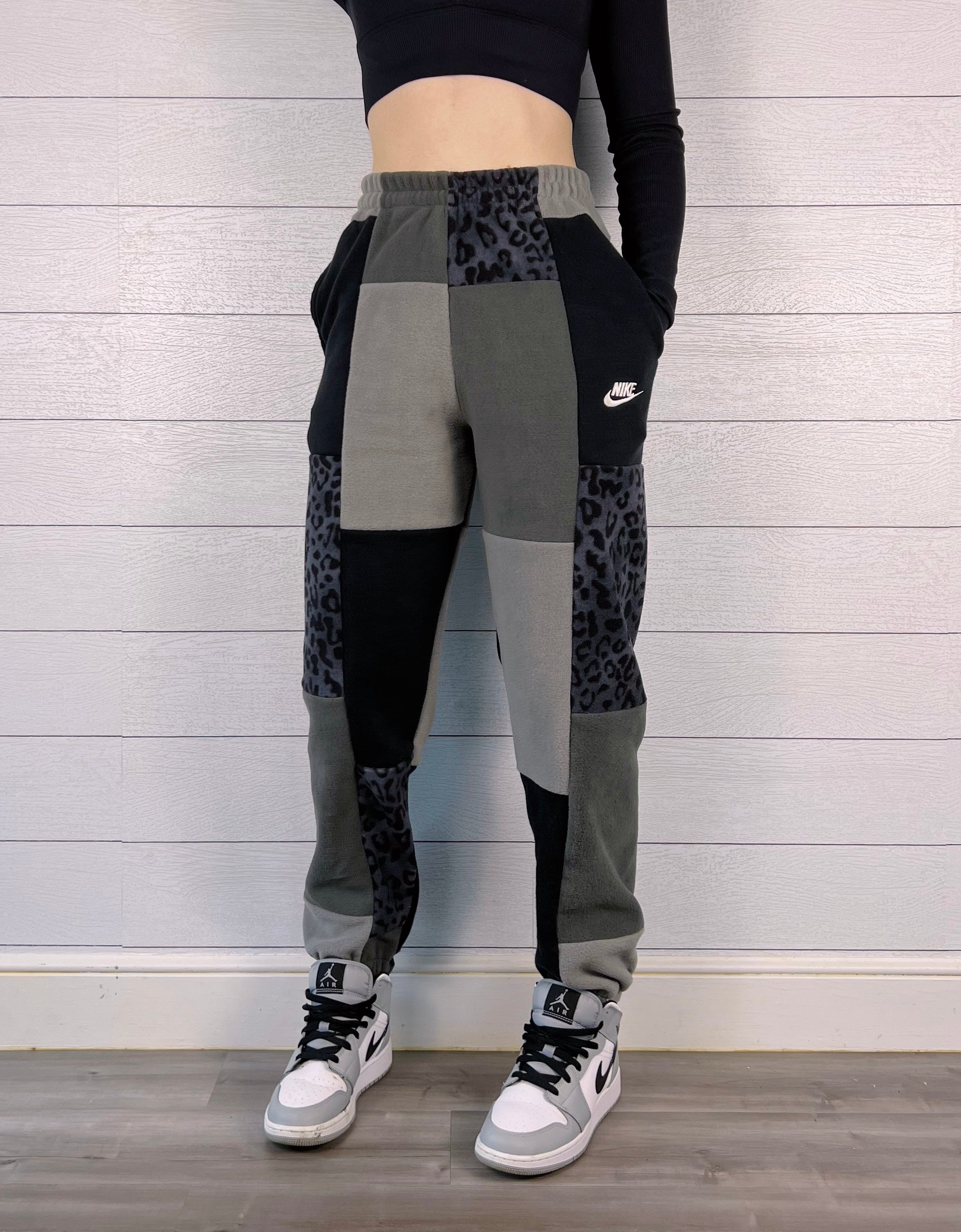 (XS/S) Diamond Leopard 1/1 Joggers +pockets