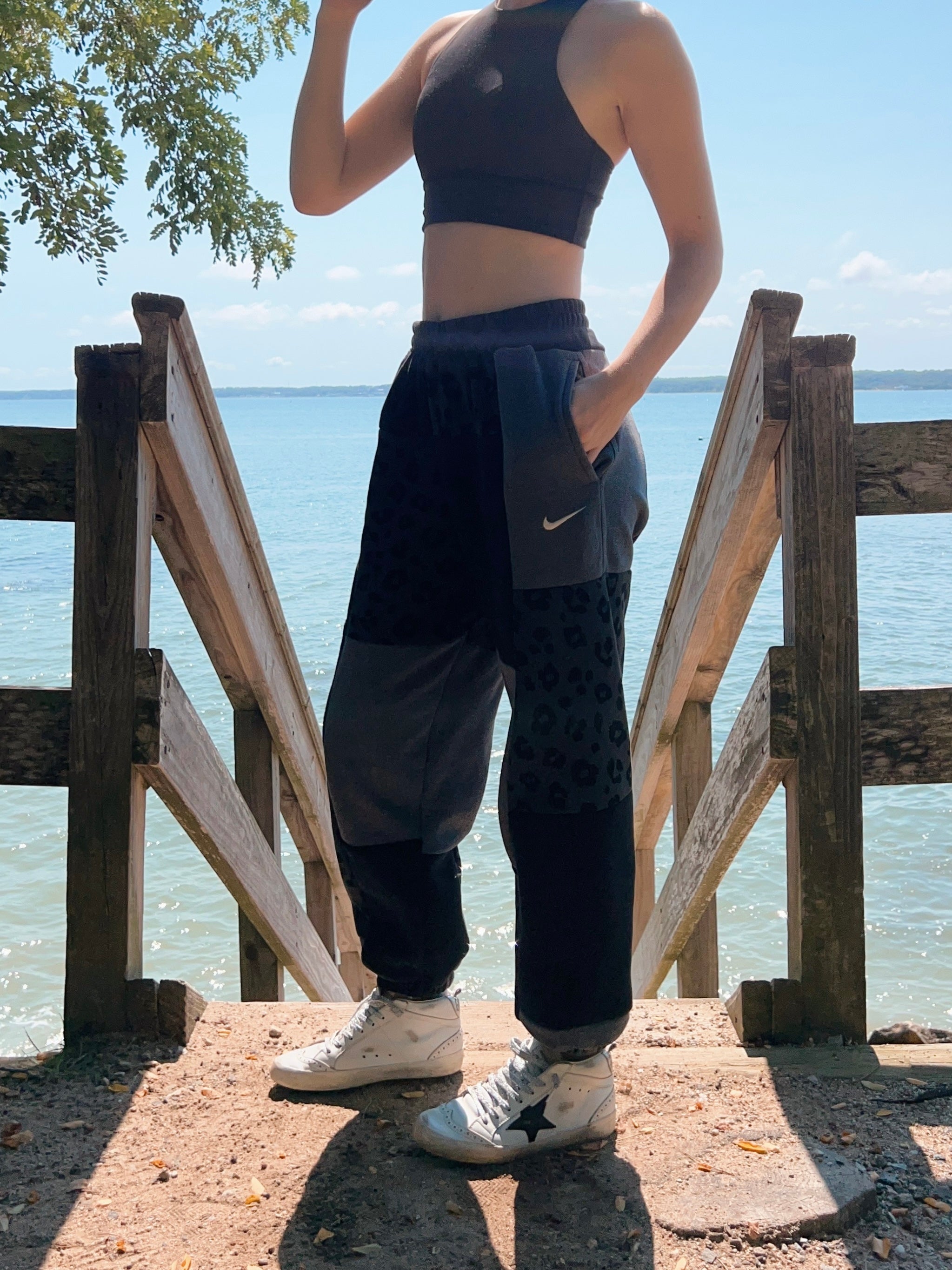 (S/M) Diamond Leopard 1/1 Joggers with pockets