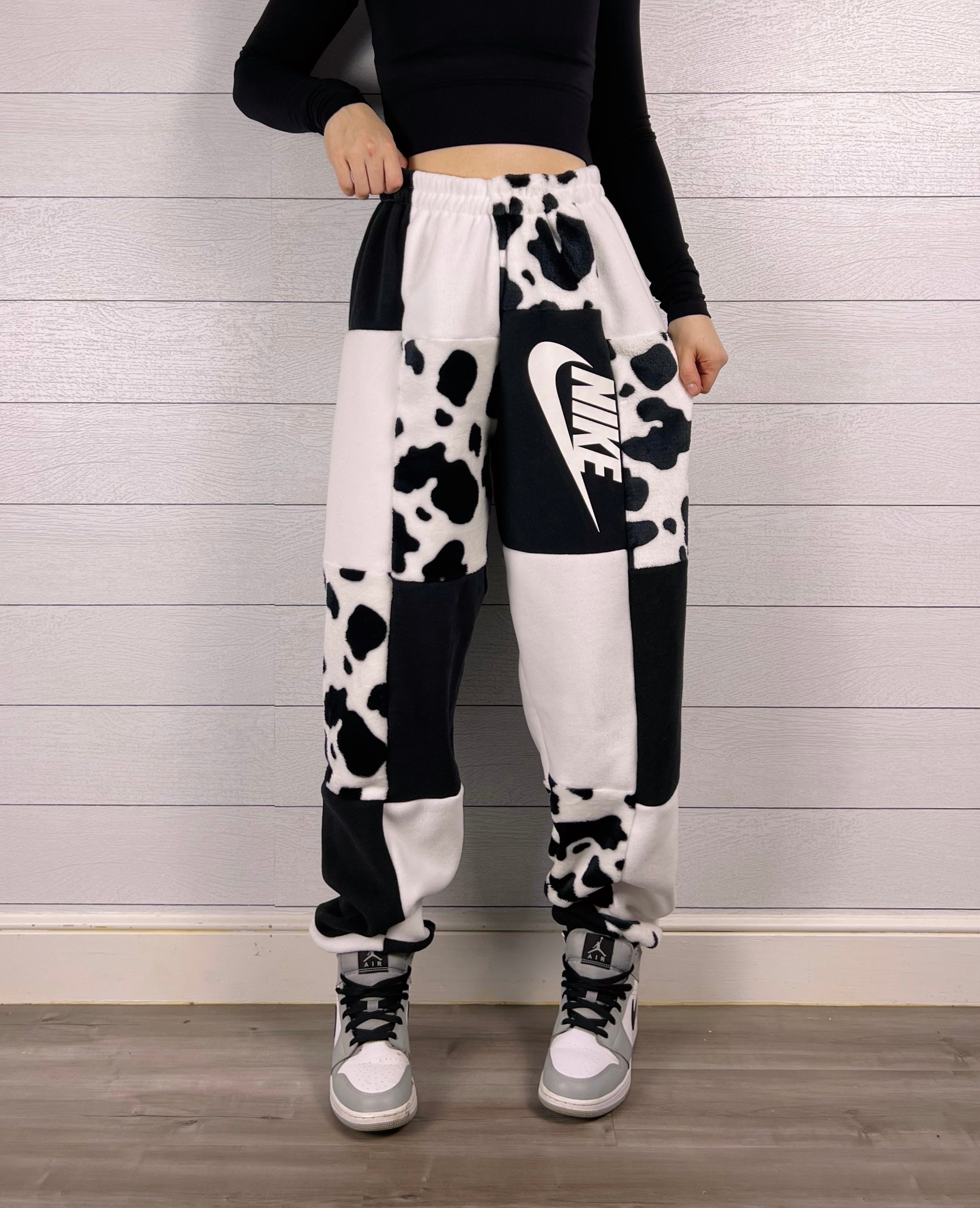 (M/L) Diamond Cow 1/1 Joggers