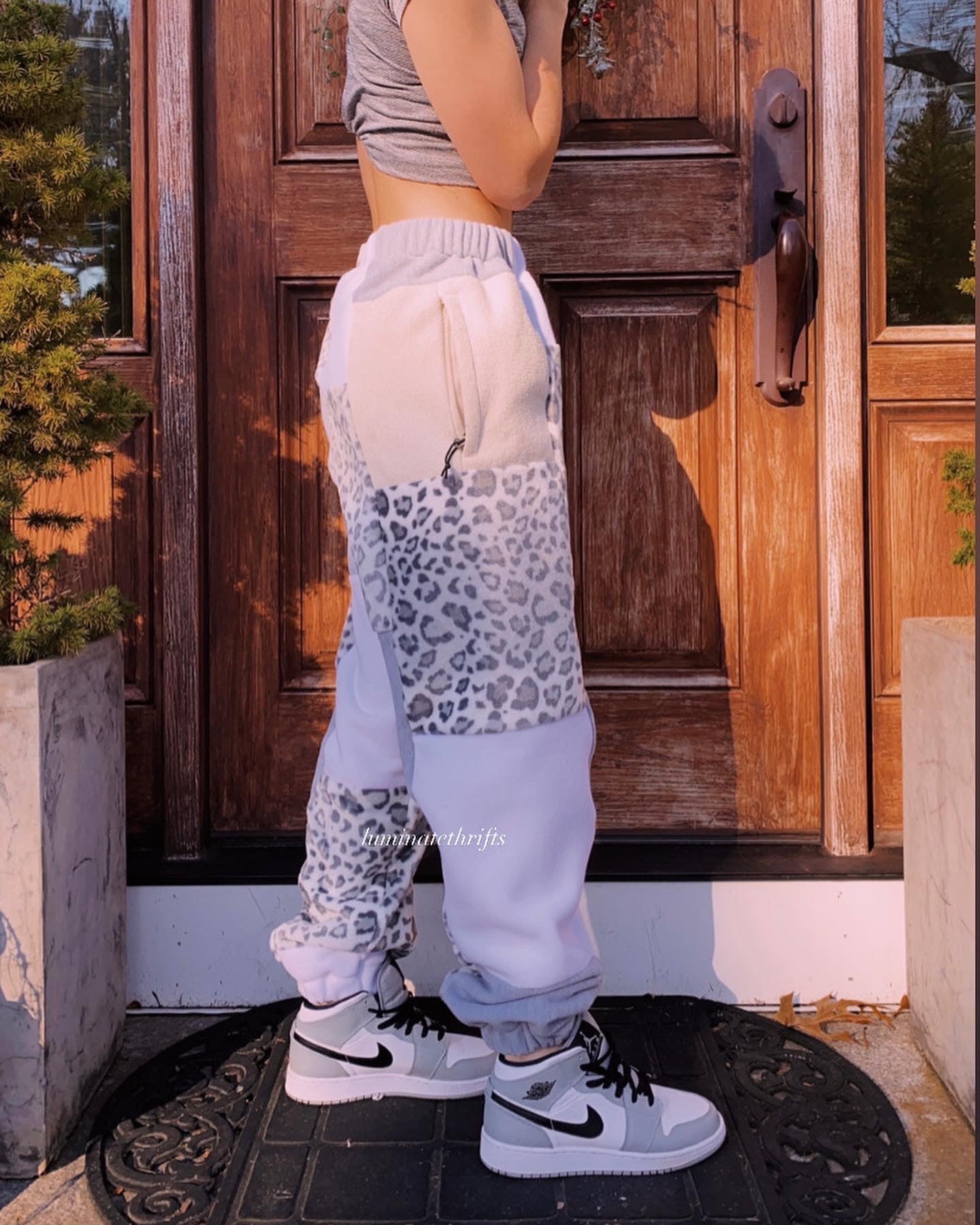 (M/L) Snow Leopard Reworked Joggers
