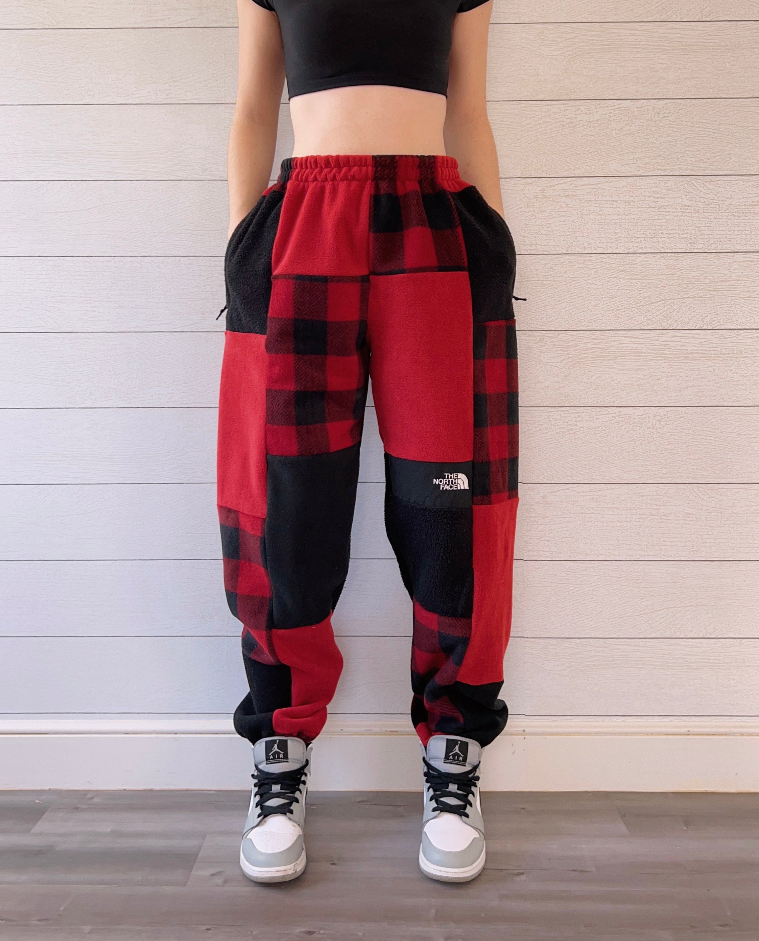 (M/L) Holly Jolly 1/1 Joggers +zipper pockets