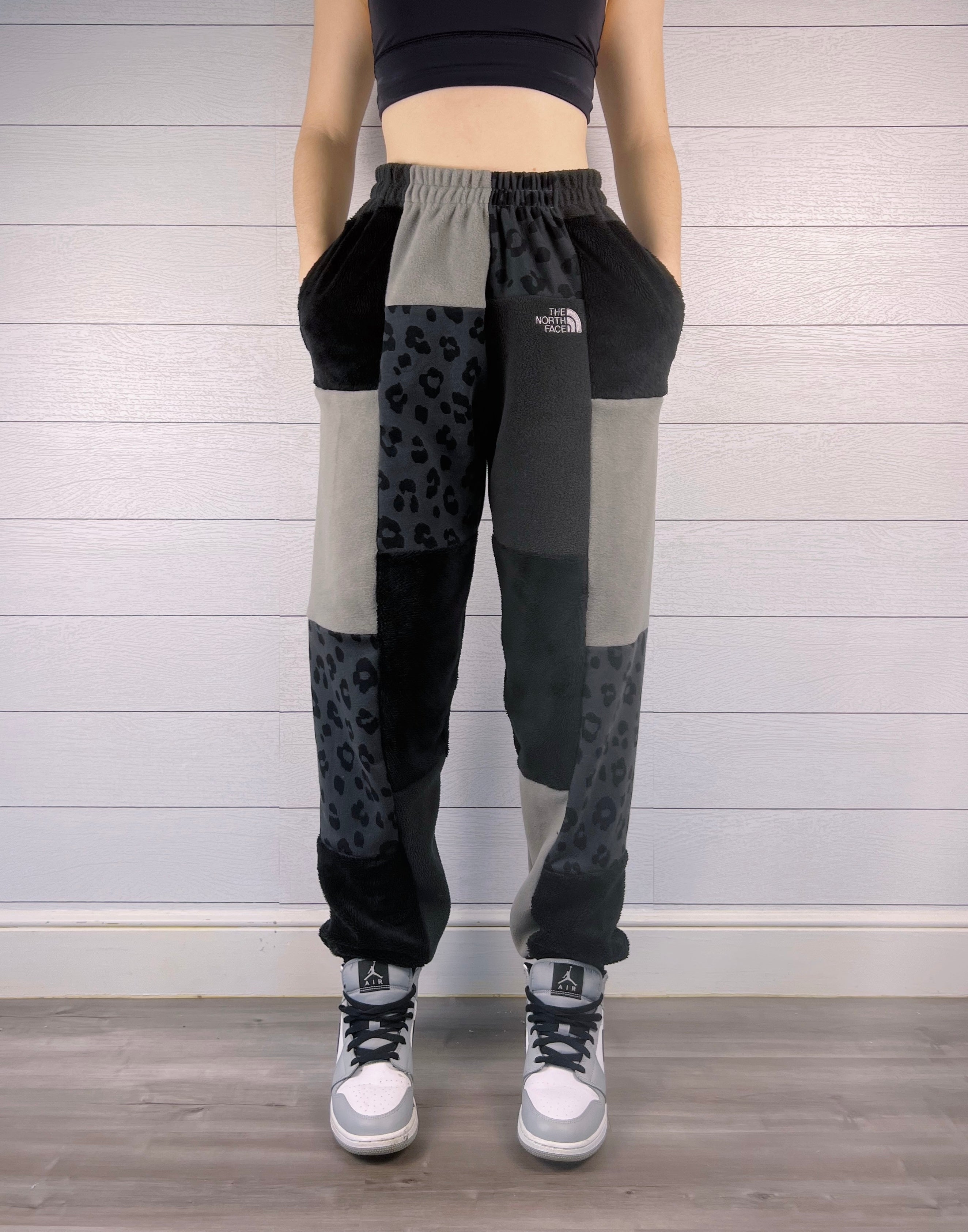 (S/M) Diamond Leopard 1/1 Joggers