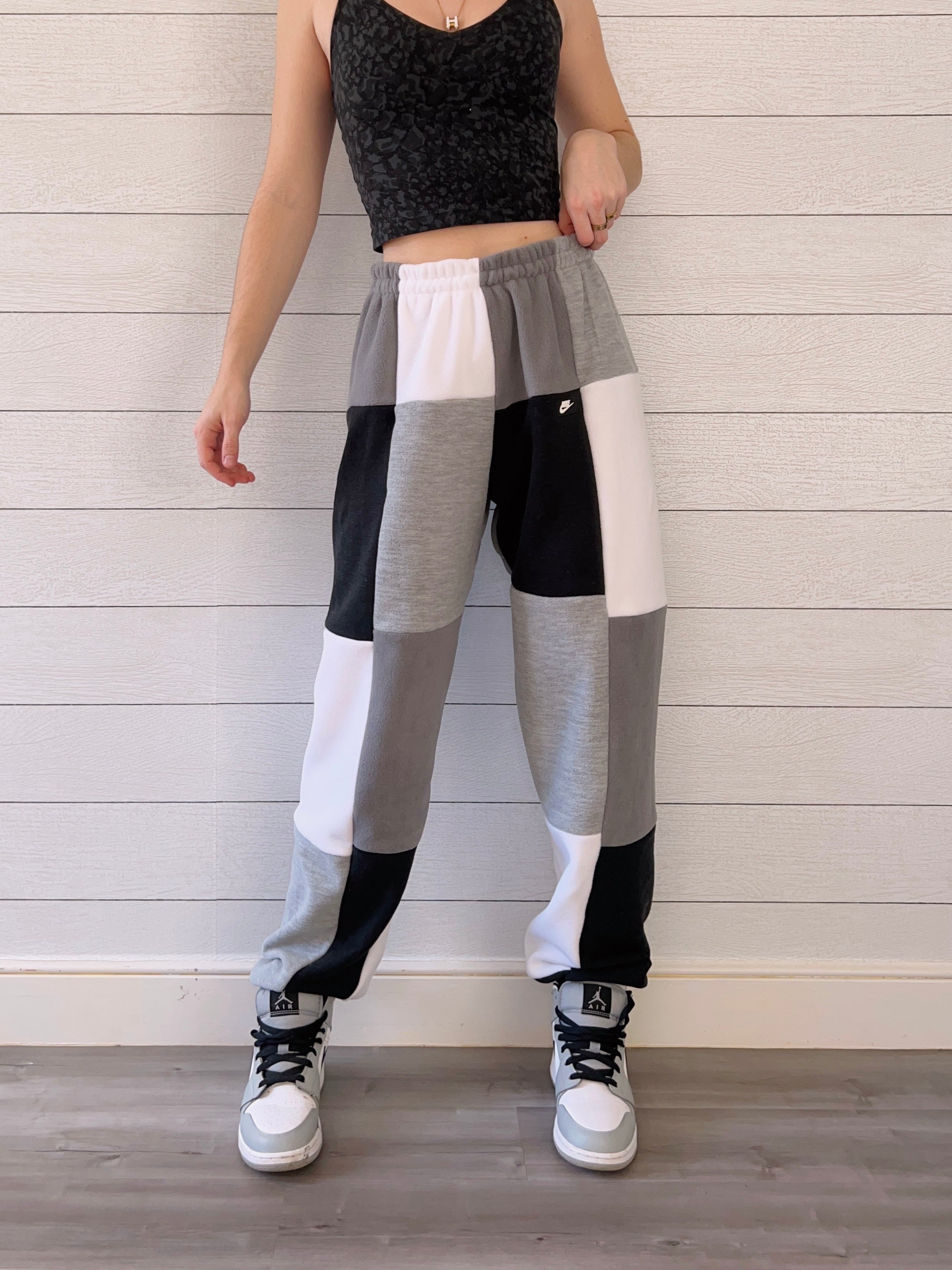 (M/L) Diamond 1/1 Joggers