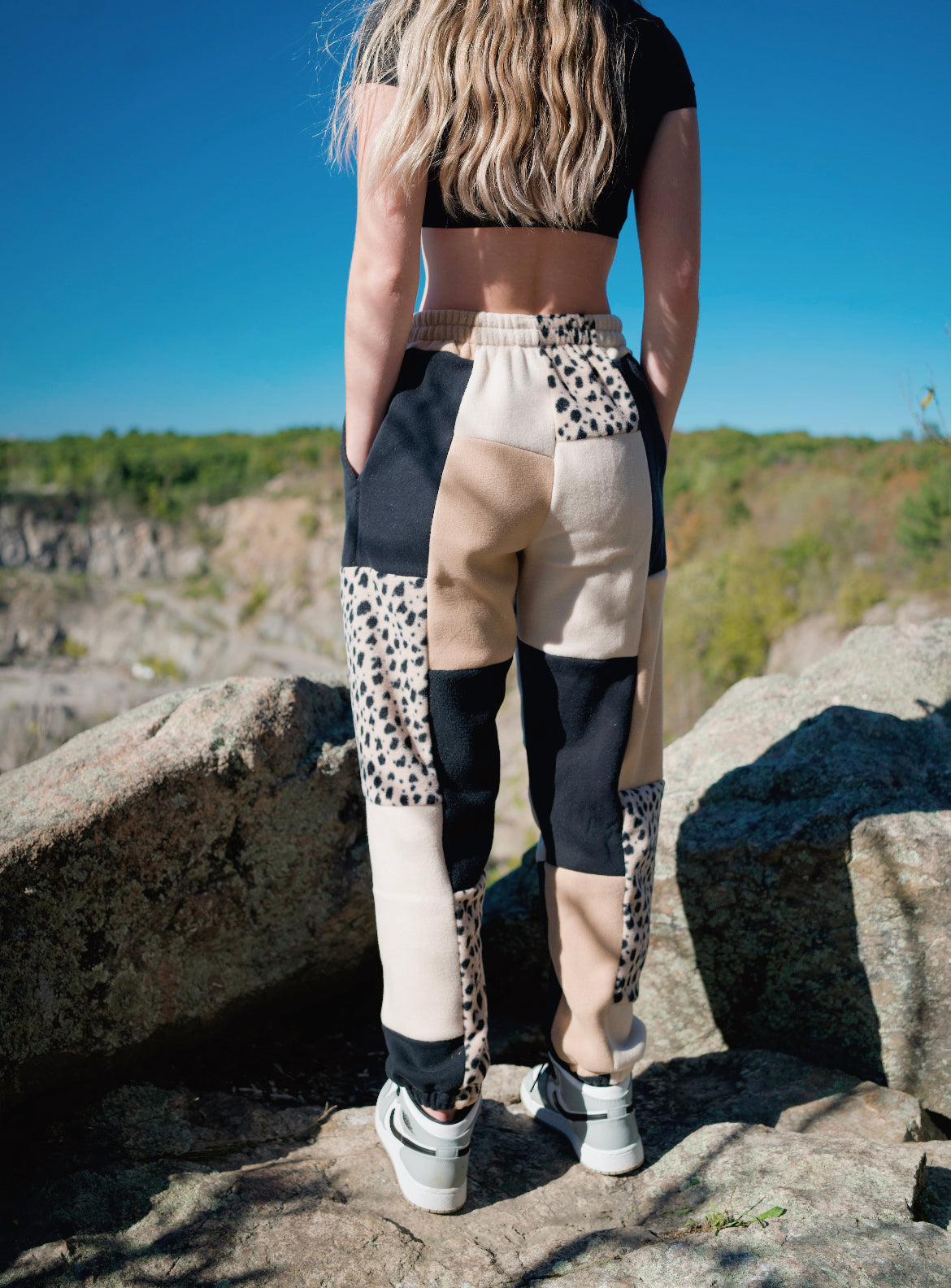 (S/M) Rustic Dots 1/1 Joggers +pockets