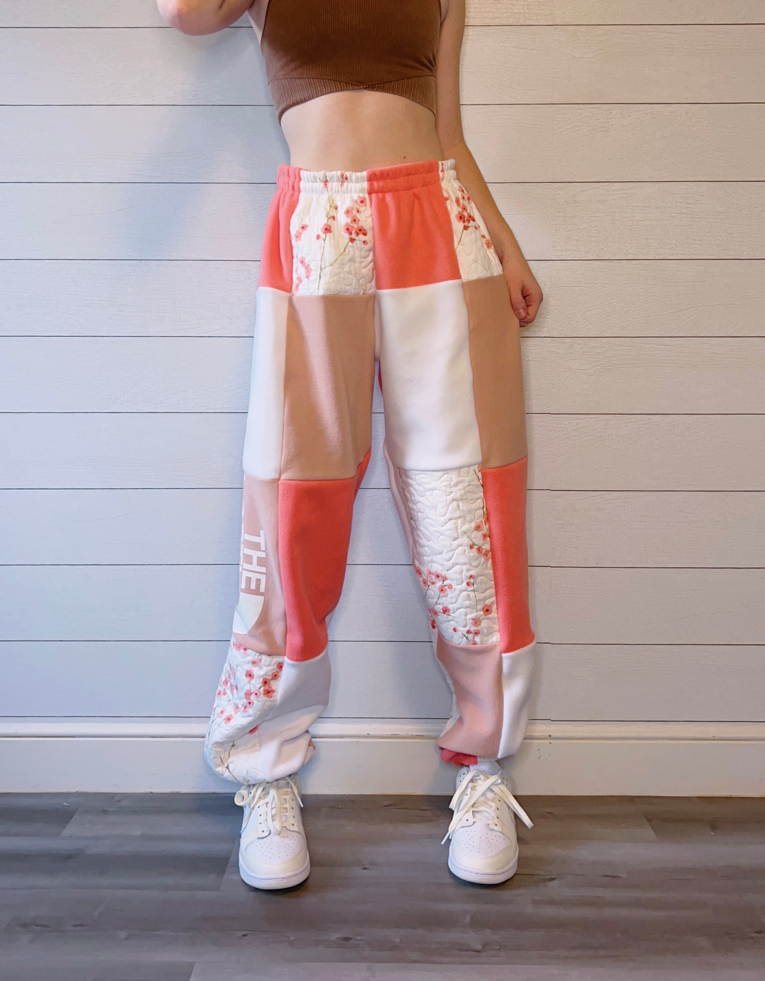 (L/XL) Floral Quilt 1/1 Joggers