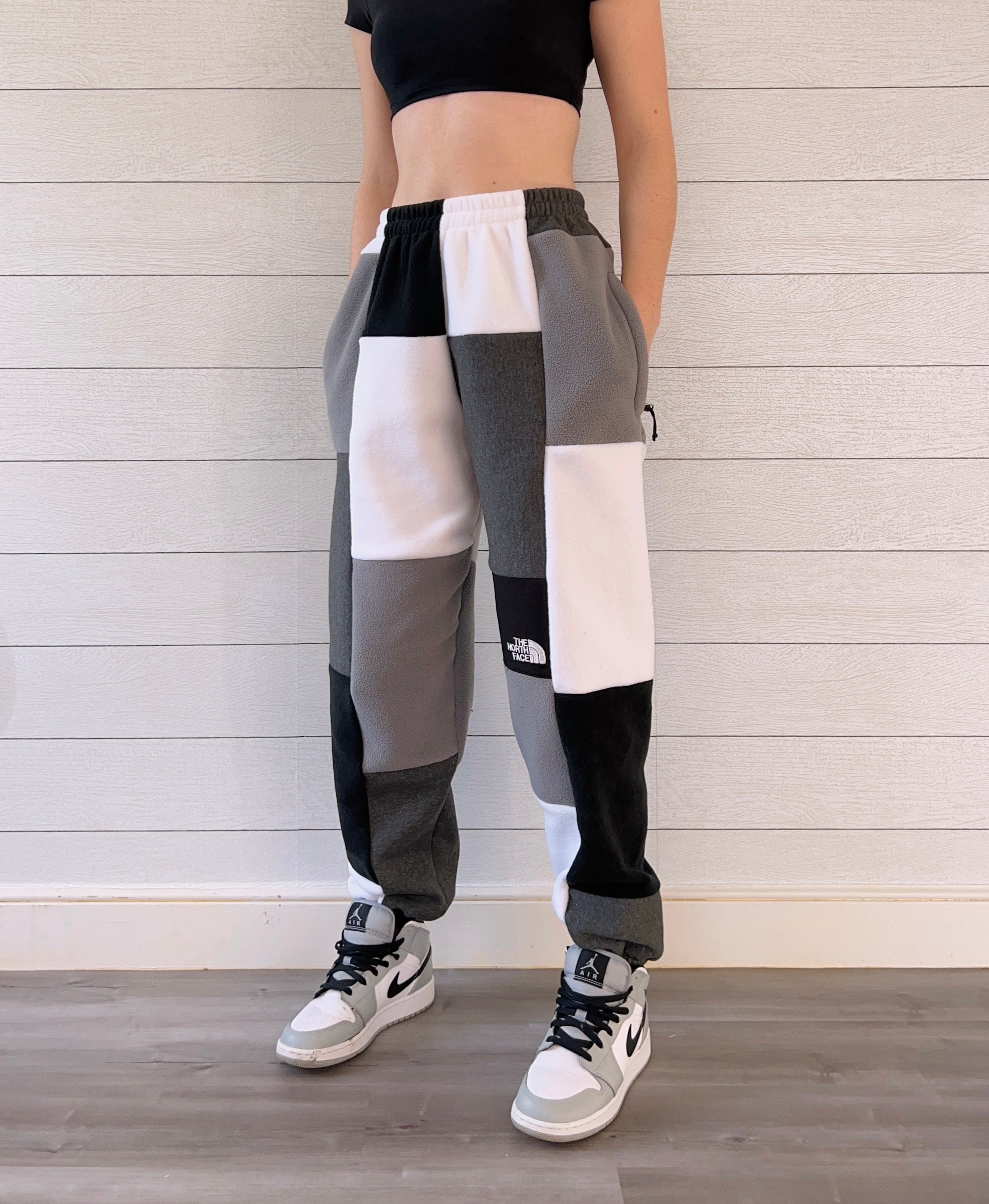 (S/M) Diamond 1/1 Joggers +zipper pockets