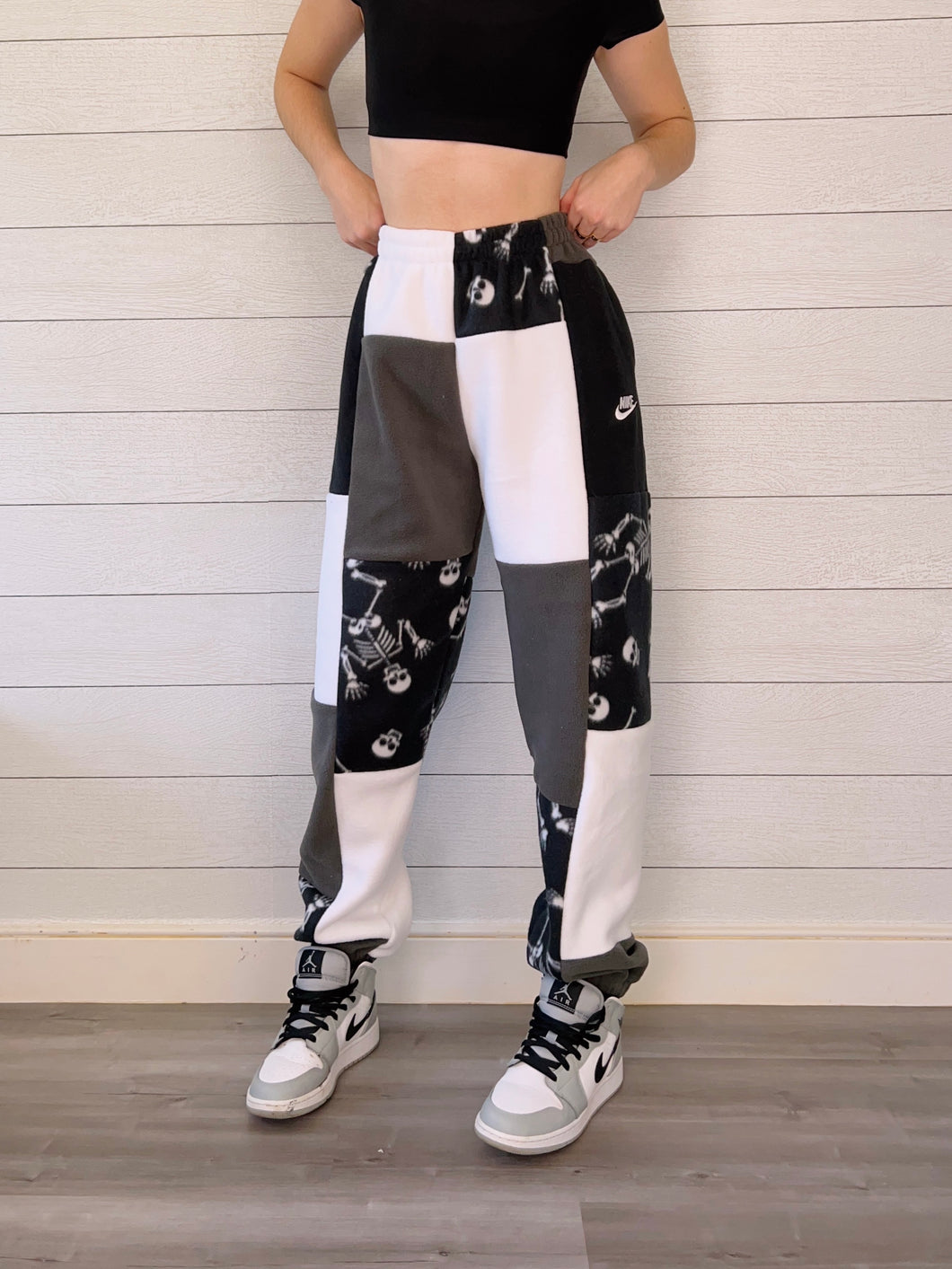 (S/M) Spooky Skelly 1/1 Joggers +pockets