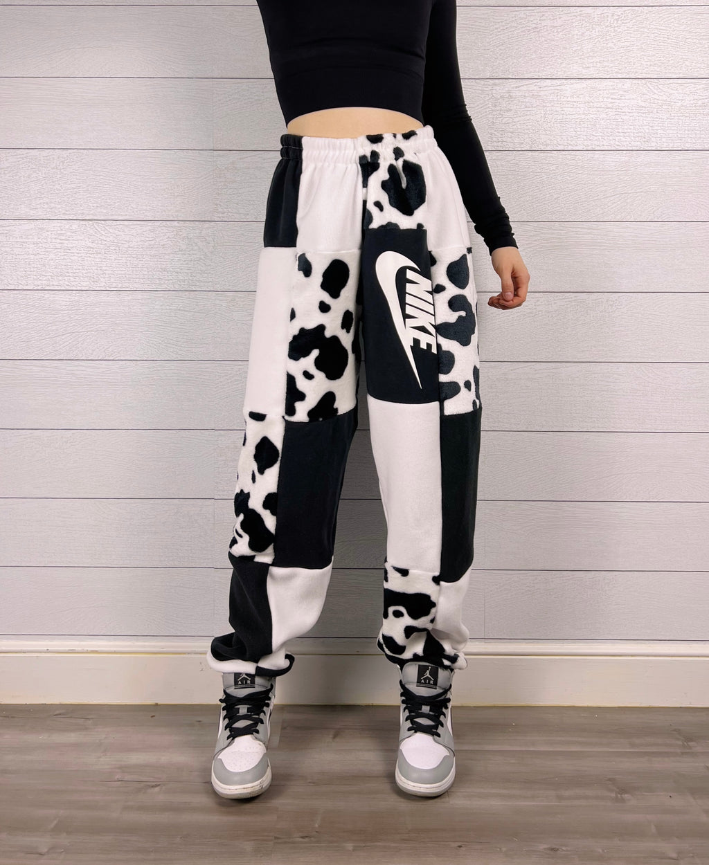 (M/L) Diamond Cow 1/1 Joggers