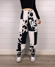 Load image into Gallery viewer, (M/L) Diamond Cow 1/1 Joggers
