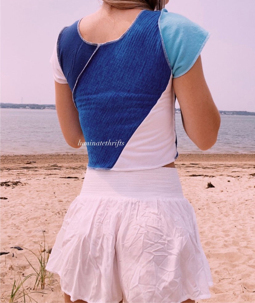 (XS/S) Ocean Waves Reworked Open Hem Top