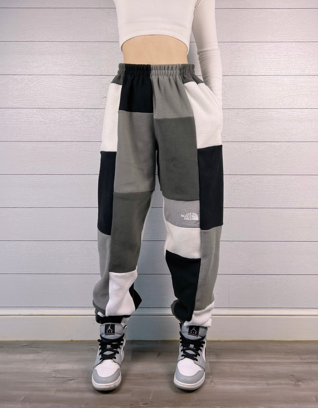 (M/L) Diamond 1/1 Joggers +zipper pockets