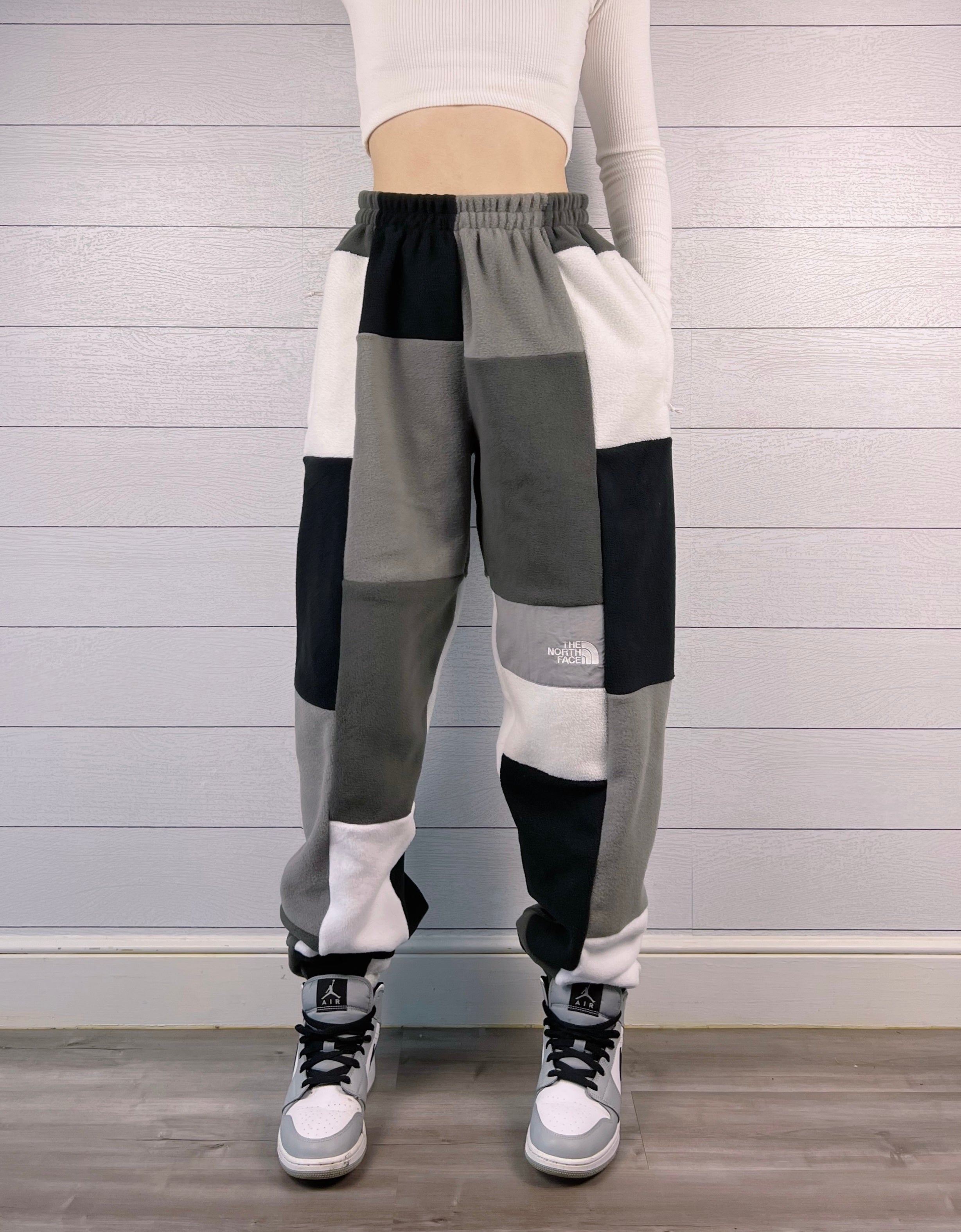 (M/L) Diamond 1/1 Joggers +zipper pockets