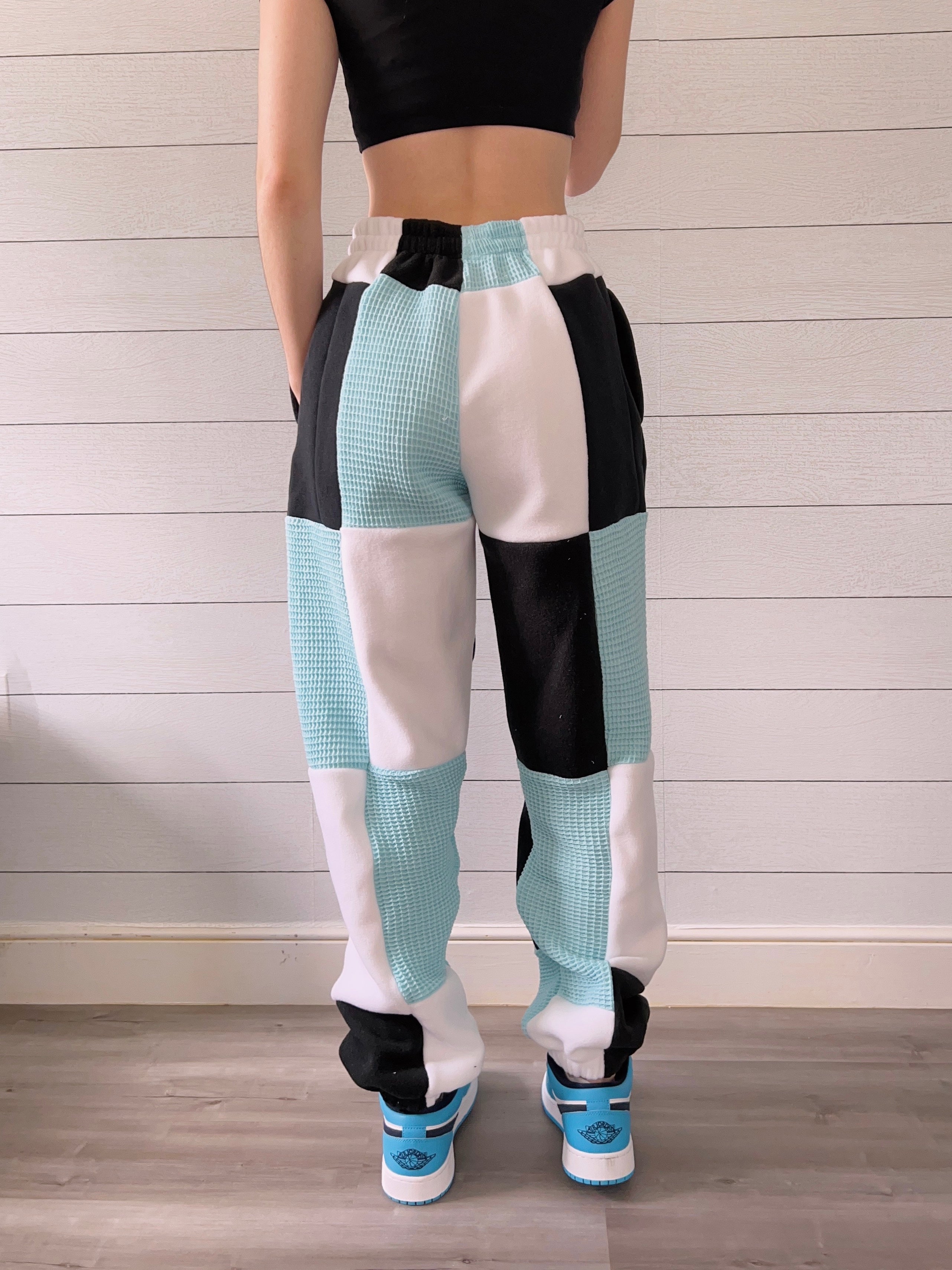 (M/L) Glacier Blue 1/1 Joggers +pockets