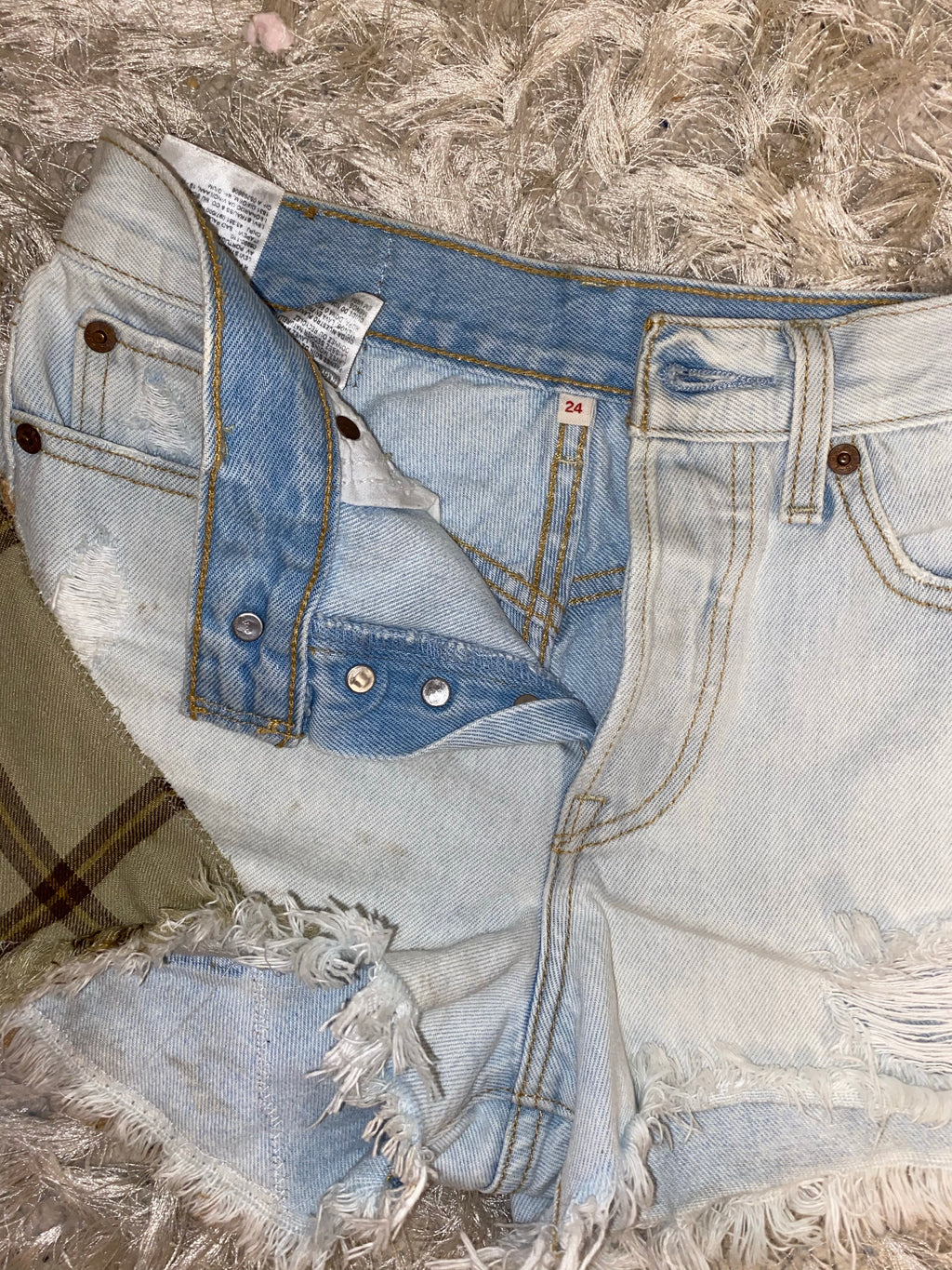 (24/25”) Reworked Flannel Wedgie Levis Shorts