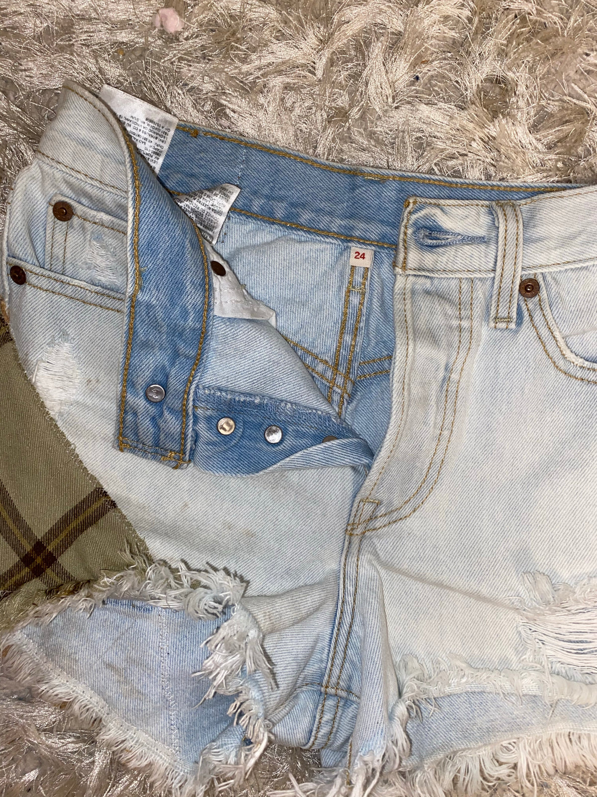 (24/25”) Reworked Flannel Wedgie Levis Shorts