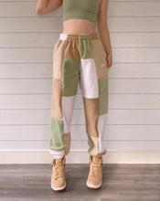 Load image into Gallery viewer, (S/M) Rustic Sage 1/1 Joggers +pockets
