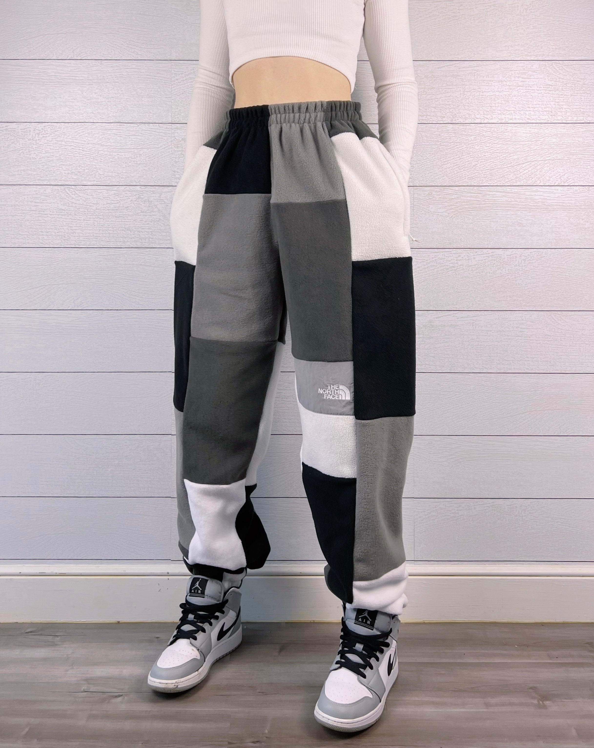 (M/L) Diamond 1/1 Joggers +zipper pockets