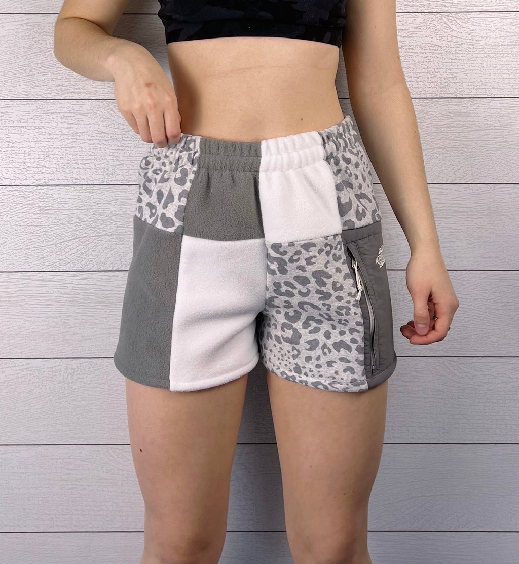 (S/M) Snow Leopard 1/1 Shorts