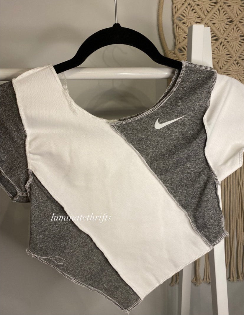 (XS/S) Center Point Reworked Open Hem Top