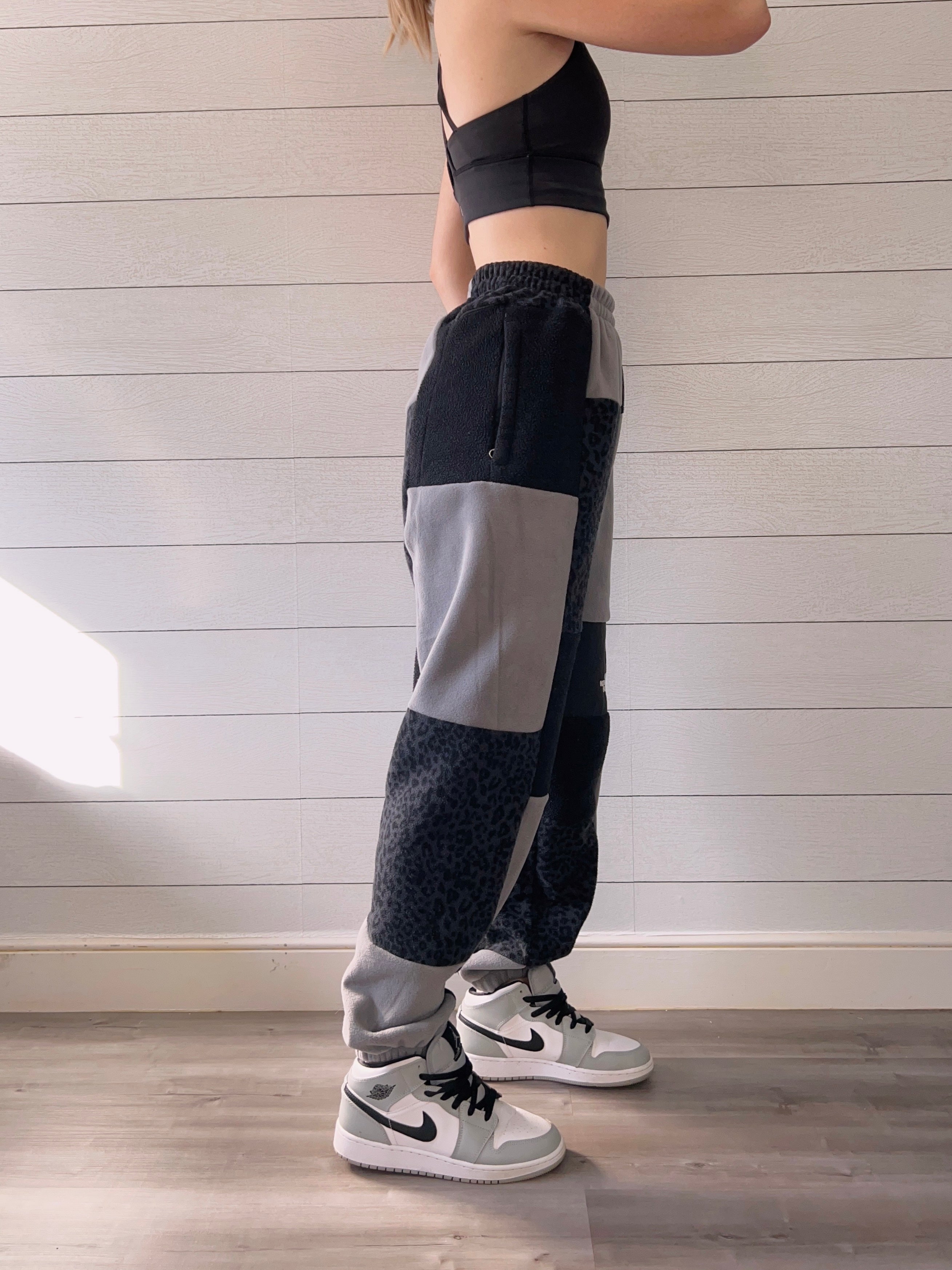 (S/M) Diamond Leopard 1/1 Joggers