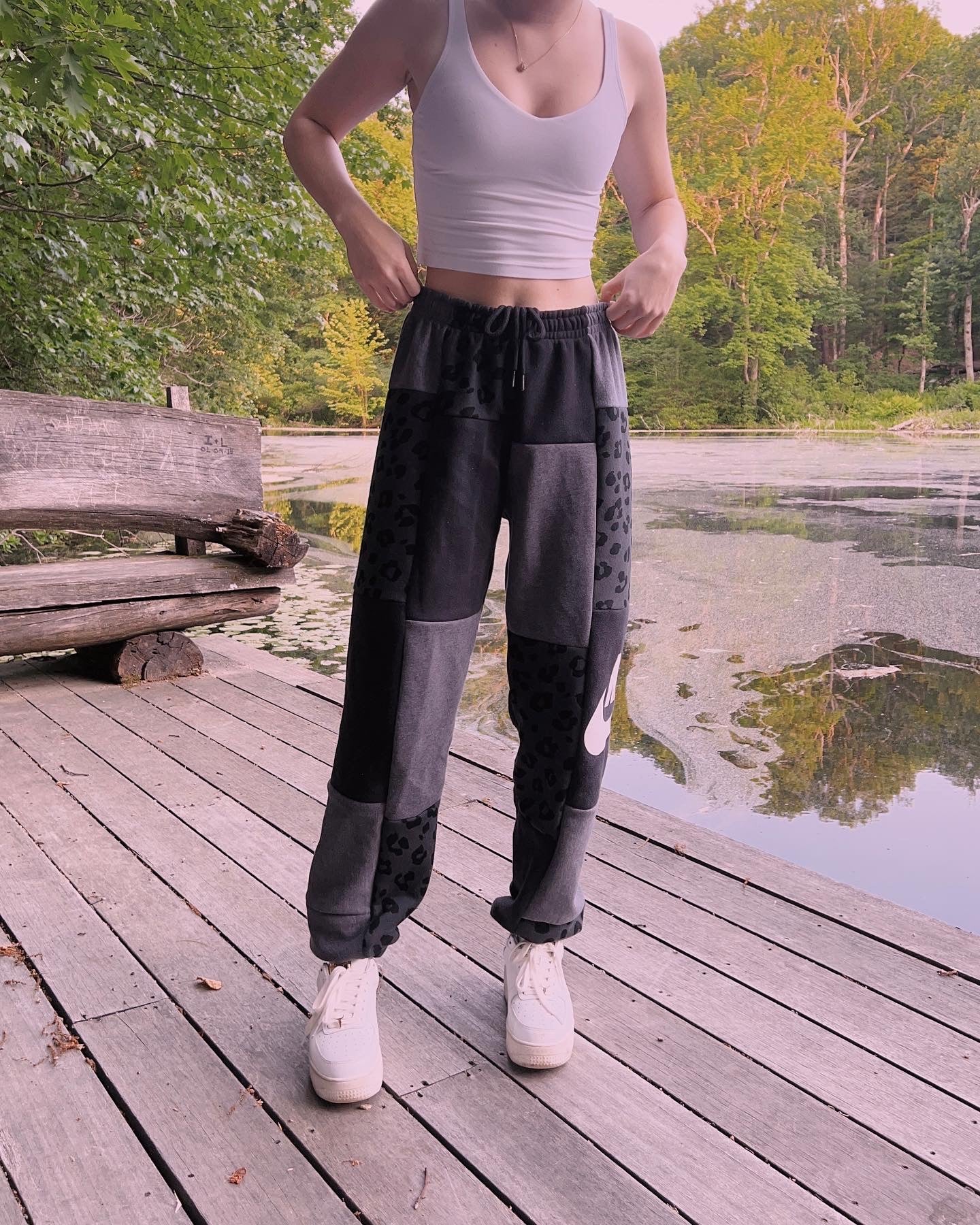 (M/L) Diamond Leopard Reworked Joggers