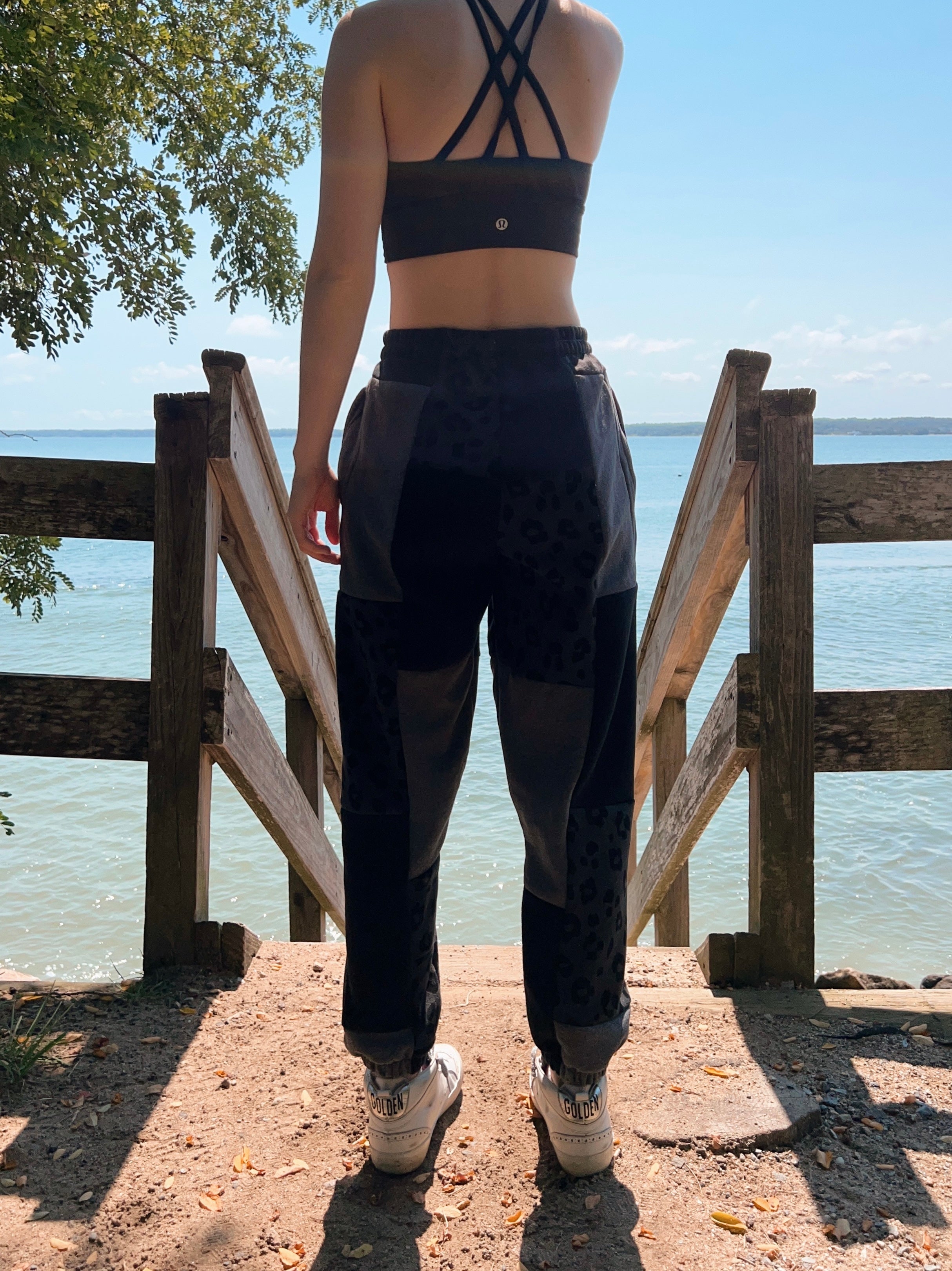 (S/M) Diamond Leopard 1/1 Joggers with pockets