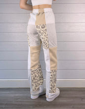 Load image into Gallery viewer, (XS/S) Neutral Leopard 1/1 Sweatpants
