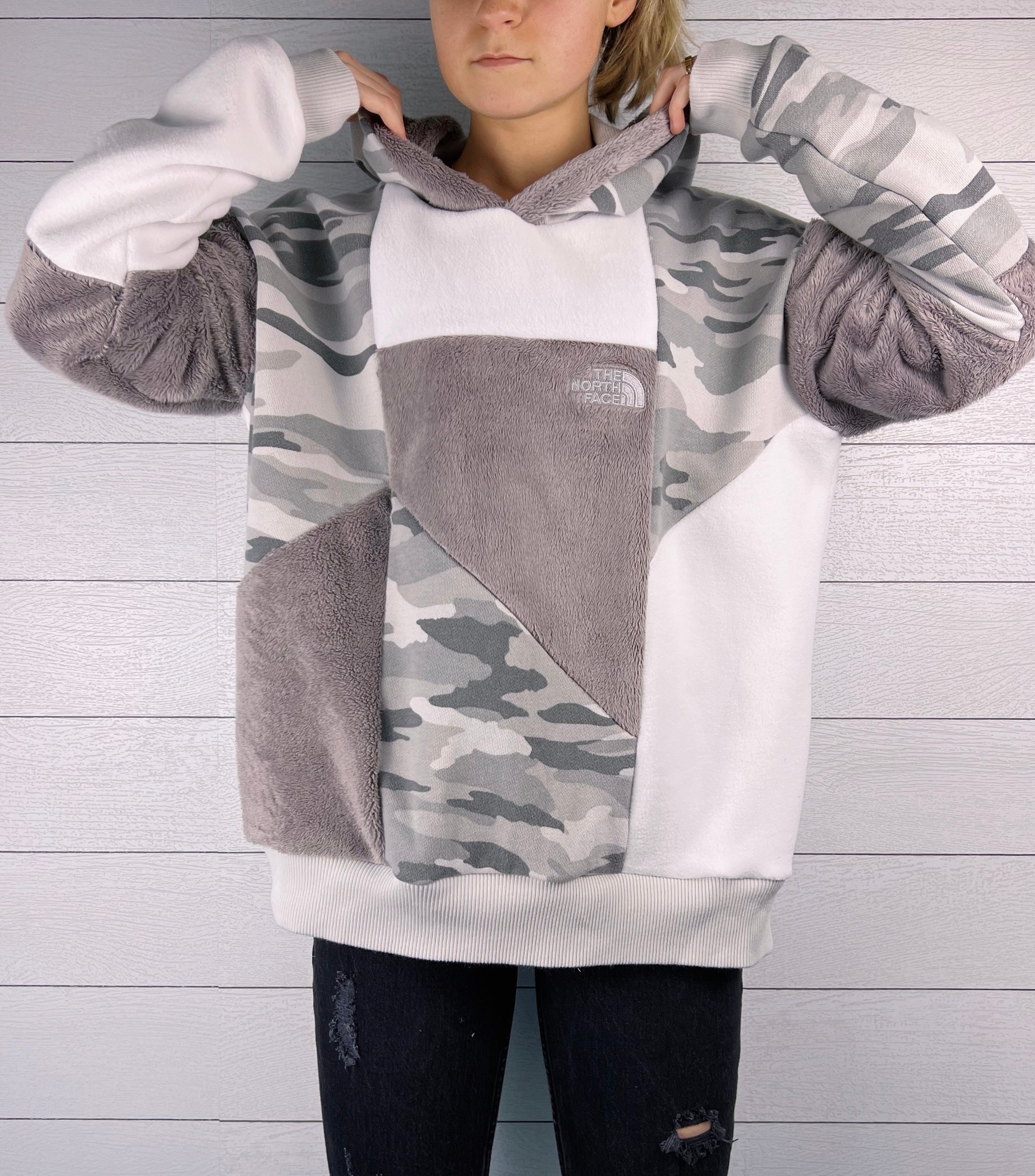(L) Arctic Camo 1/1 Hoodie