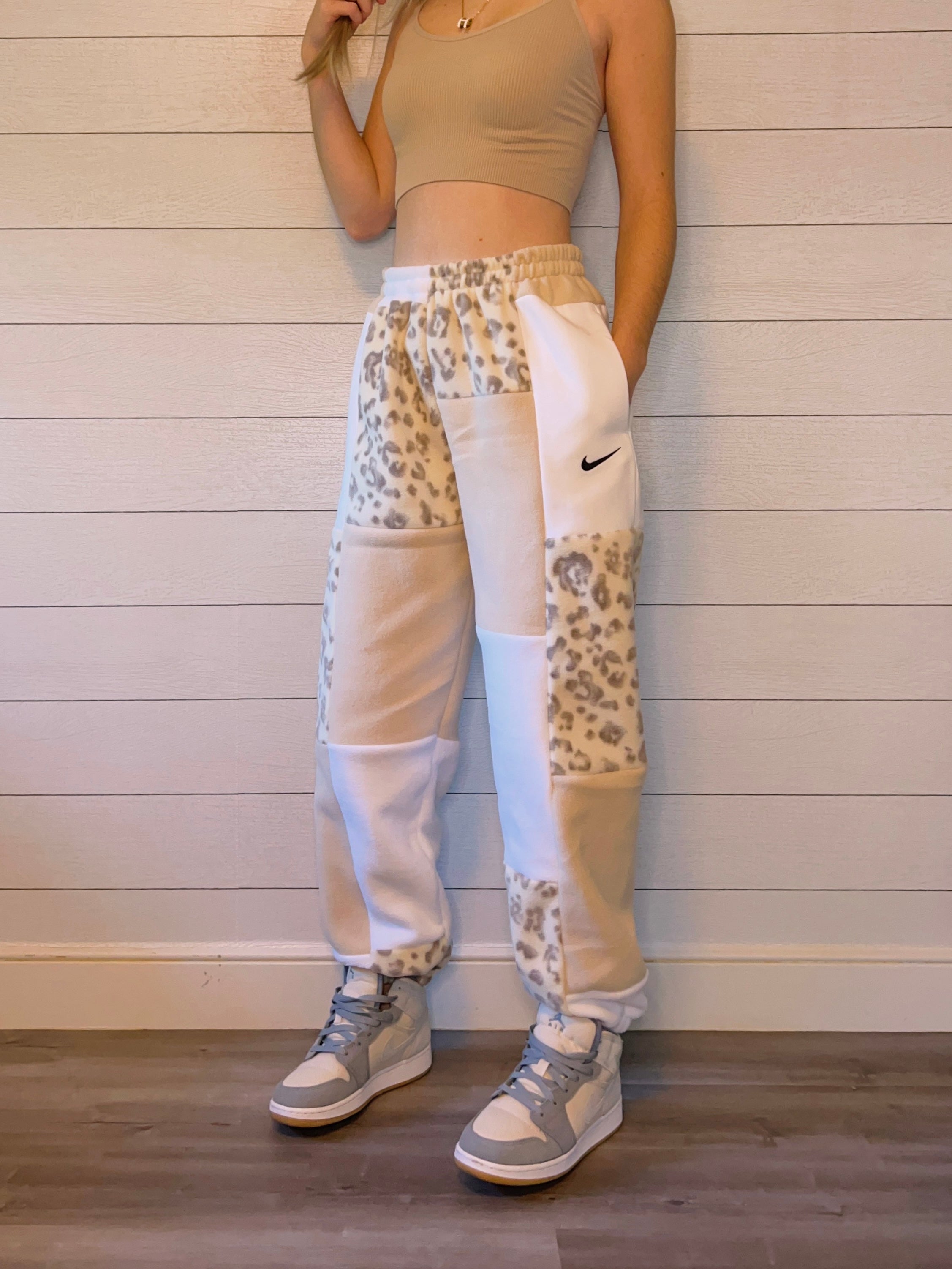 (S/M) Neutral Leopard 1/1 Joggers +pockets
