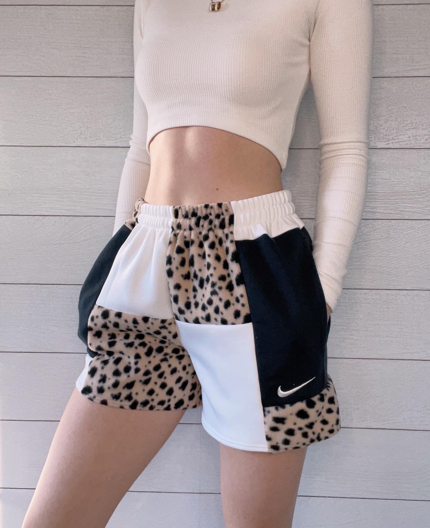 (S/M) Rustic Dots 1/1 Shorts +pockets