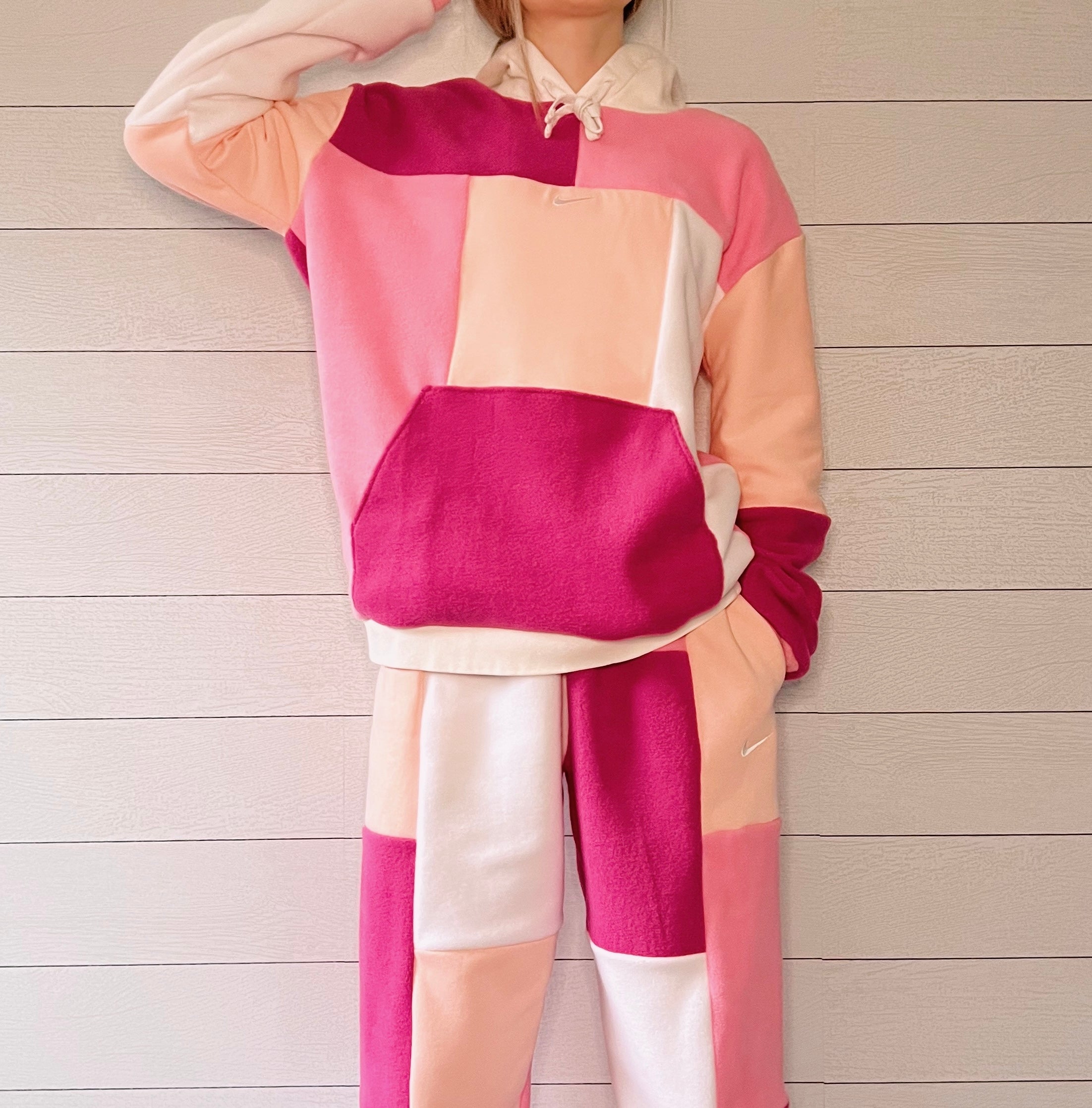 (M/L) Tulip Pink 1/1 Hoodie