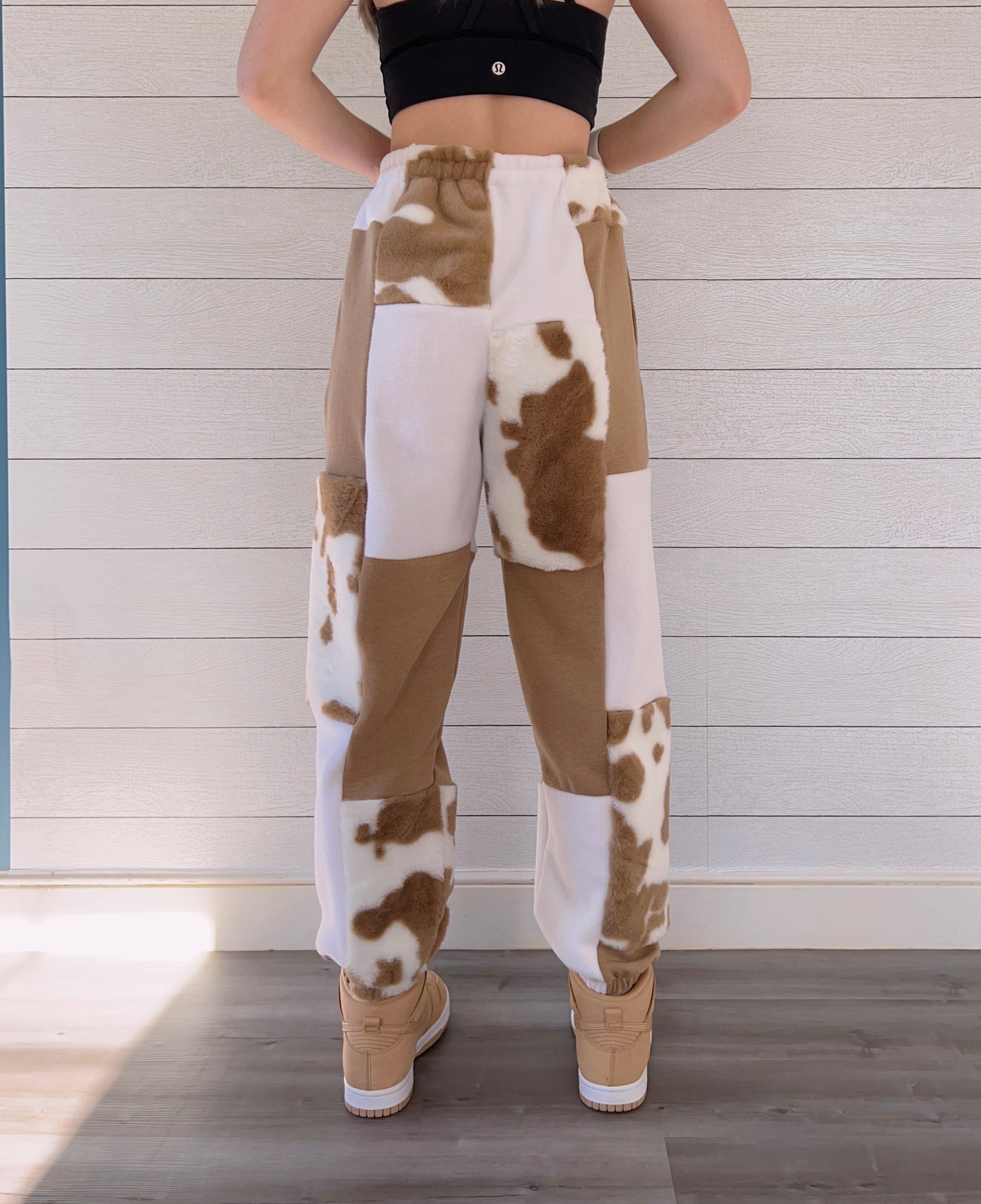 (S/M) Rustic Cow 1/1 Joggers +pockets
