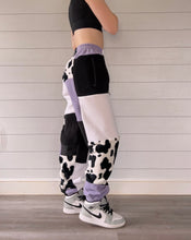 Load image into Gallery viewer, (S/M) Lavender Cow 1/1 Joggers +zipper pockets
