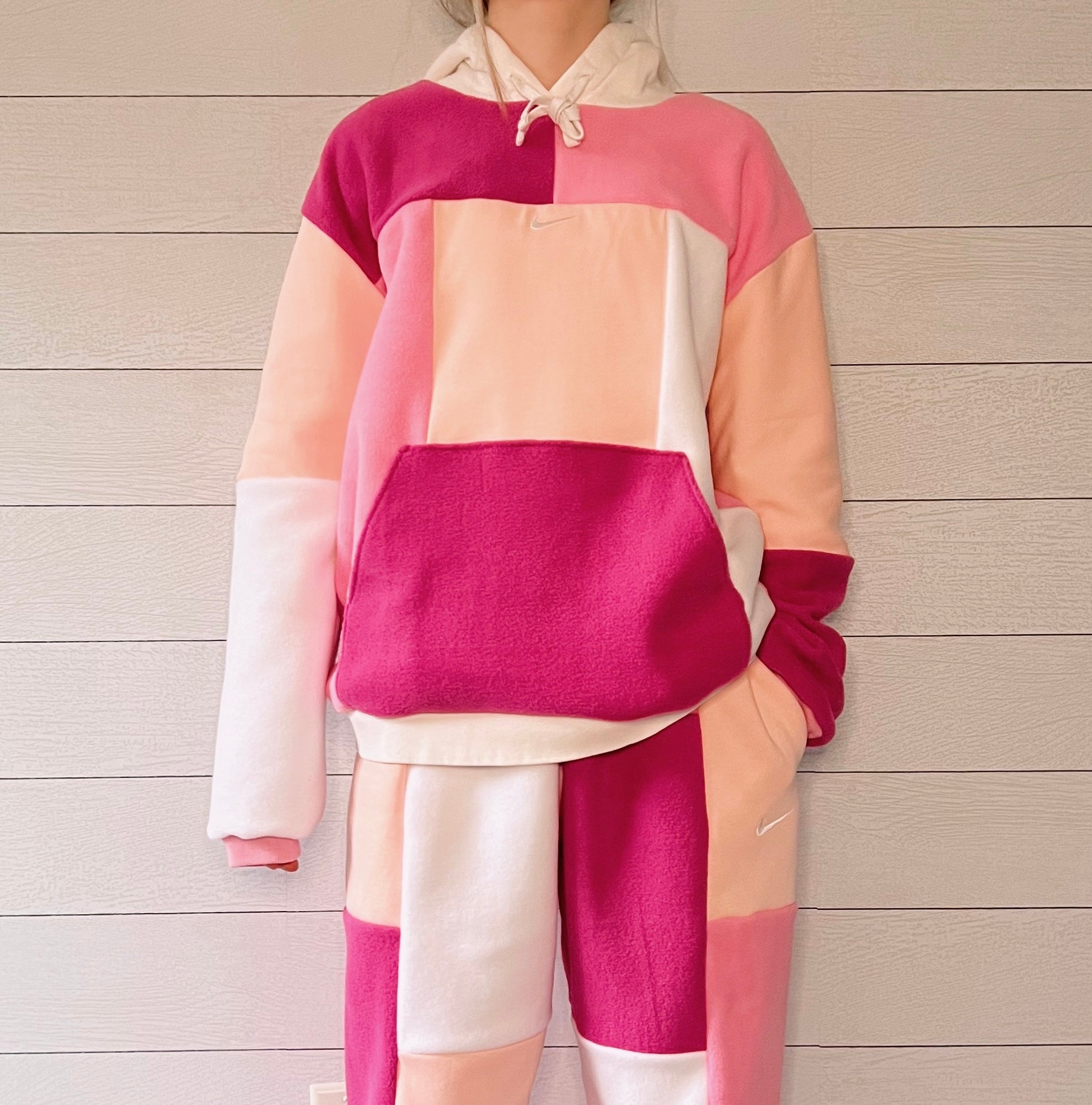 (M/L) Tulip Pink 1/1 Hoodie