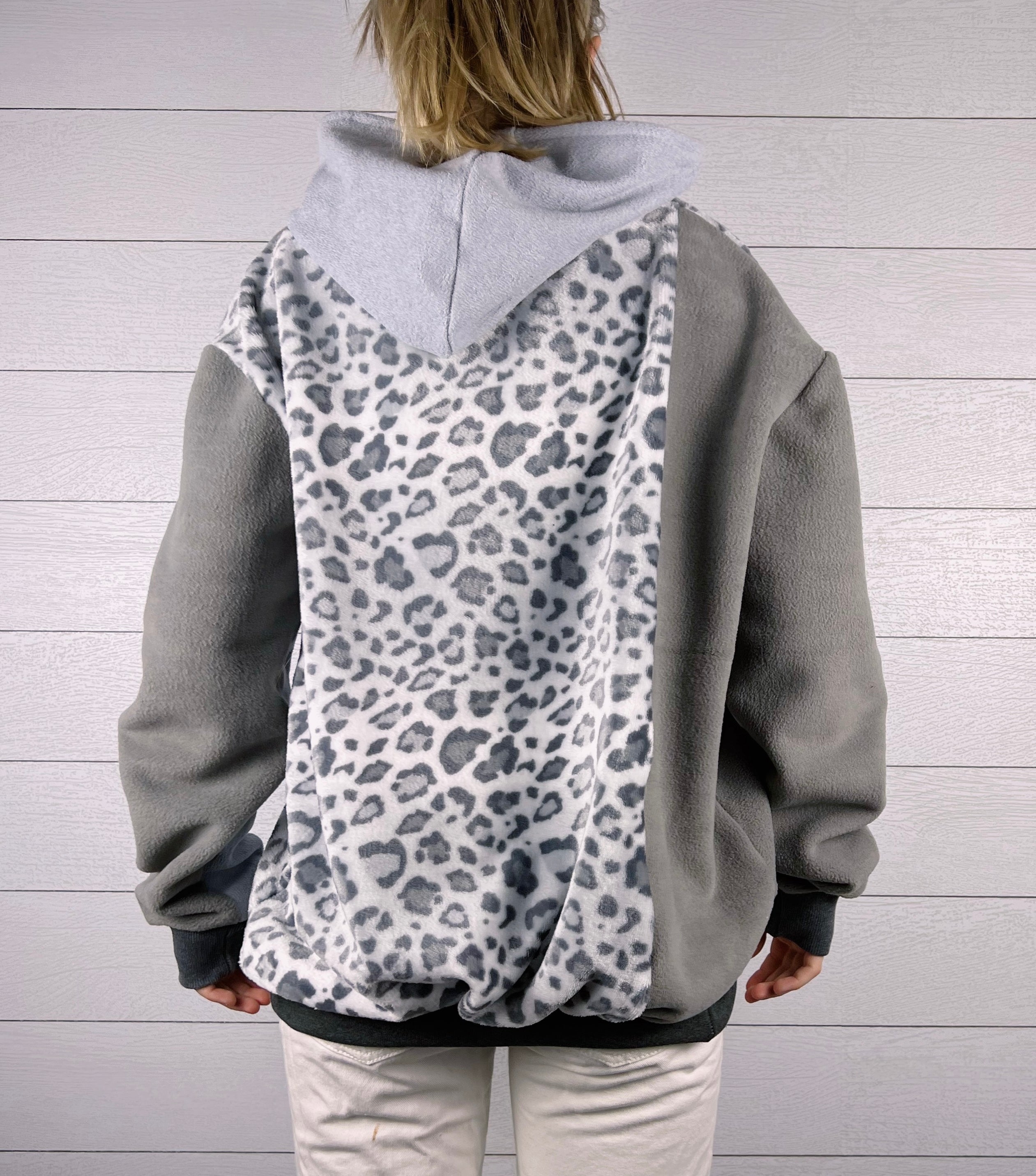 (XL) Snow Leopard 1/1 Hoodie