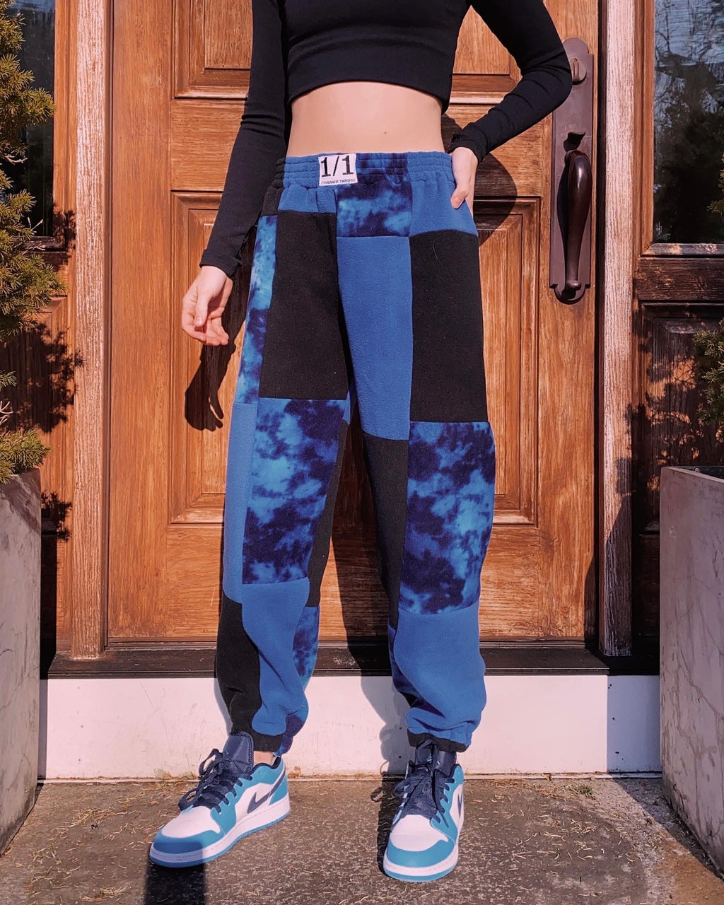 (XS/S) 1 / 1 Glacier Burst Joggers