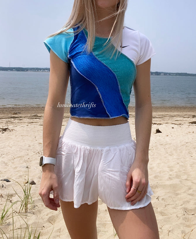 (XS/S) Ocean Waves Reworked Open Hem Top