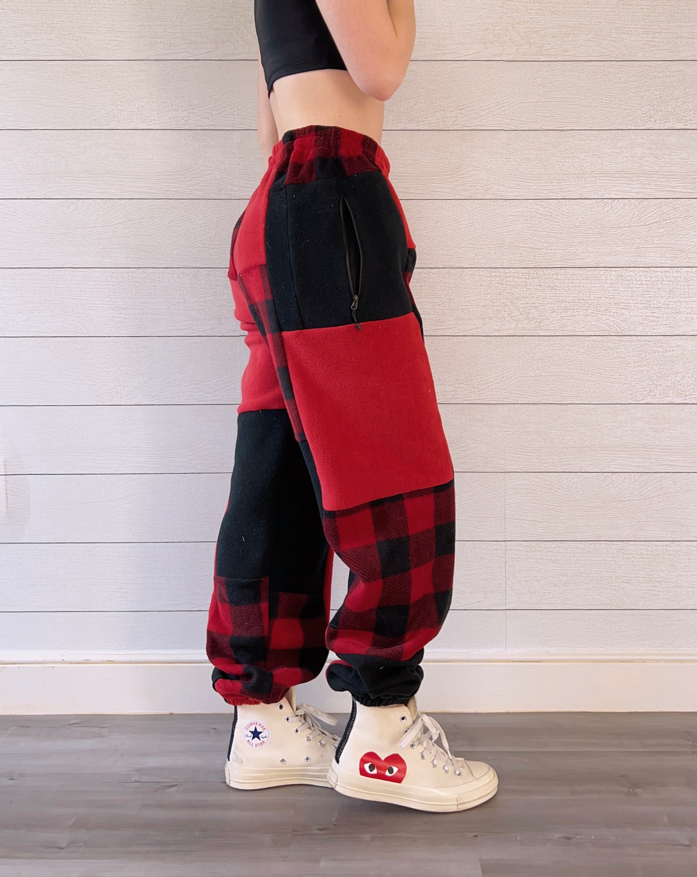 (S/M) Holly Jolly 1/1 Joggers +zipper pockets