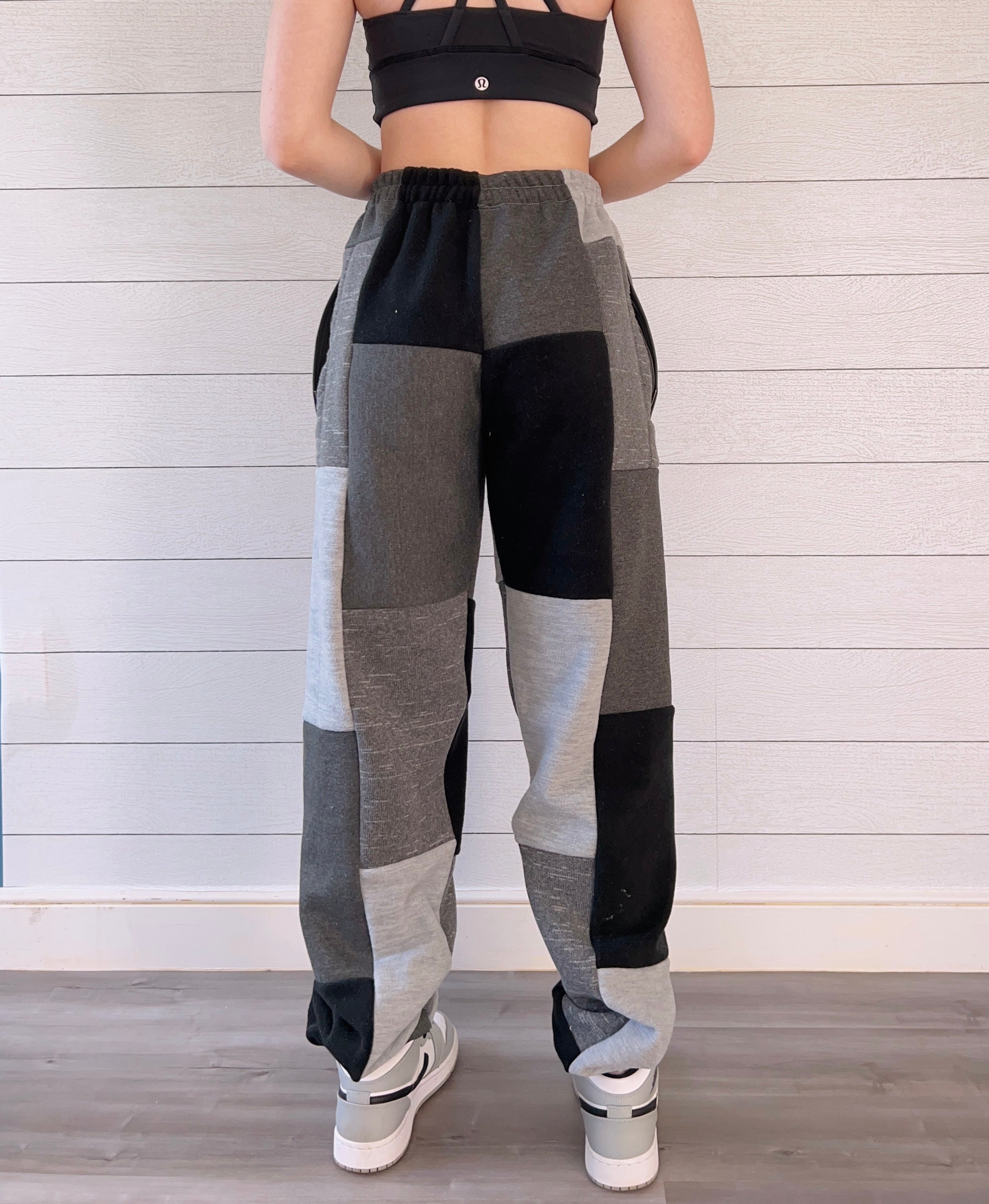 (M/W) Dark Diamond 1/1 Joggers +zipper pockets