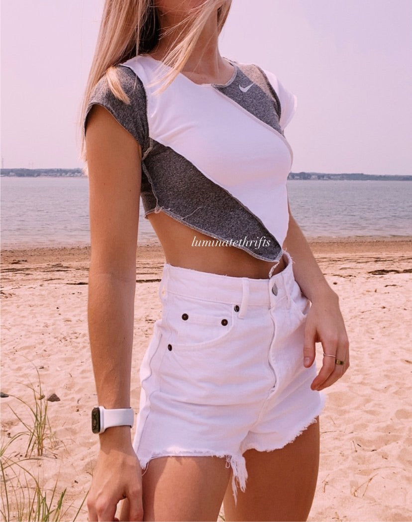 (XS/S) Center Point Reworked Open Hem Top
